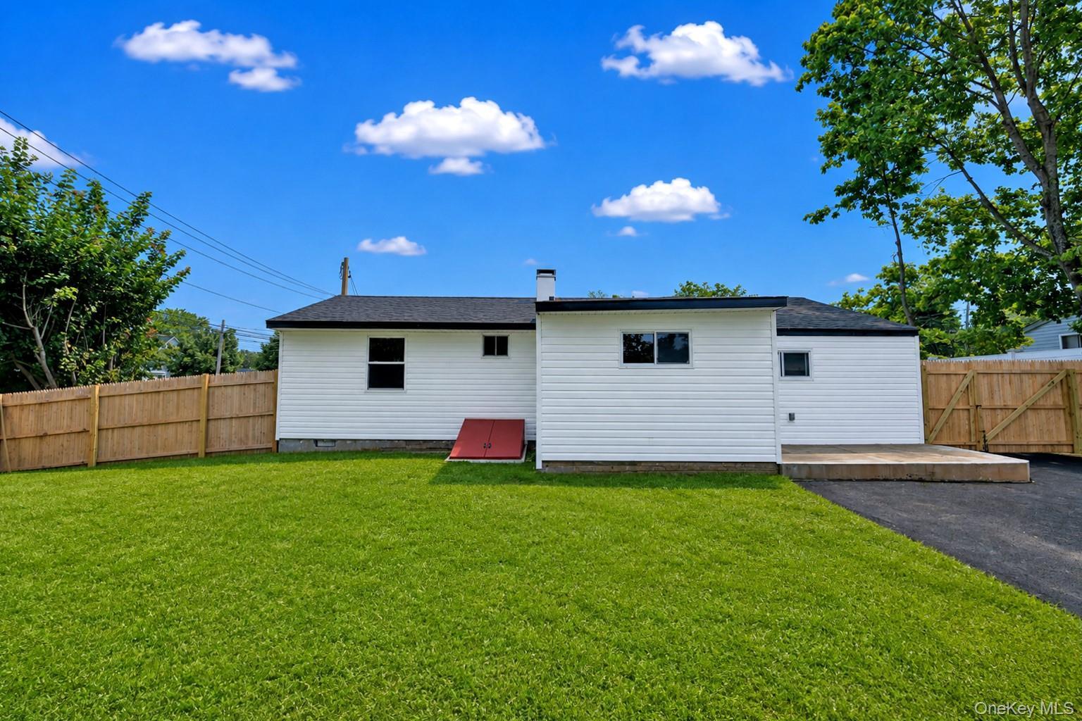 Single Family Marie Lane Suffolk County, NY 11722, MLS-1036809-21