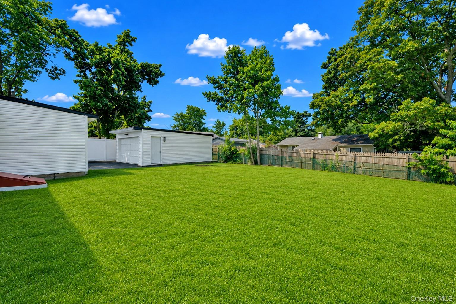 Single Family Marie Lane Suffolk County, NY 11722, MLS-1036809-26