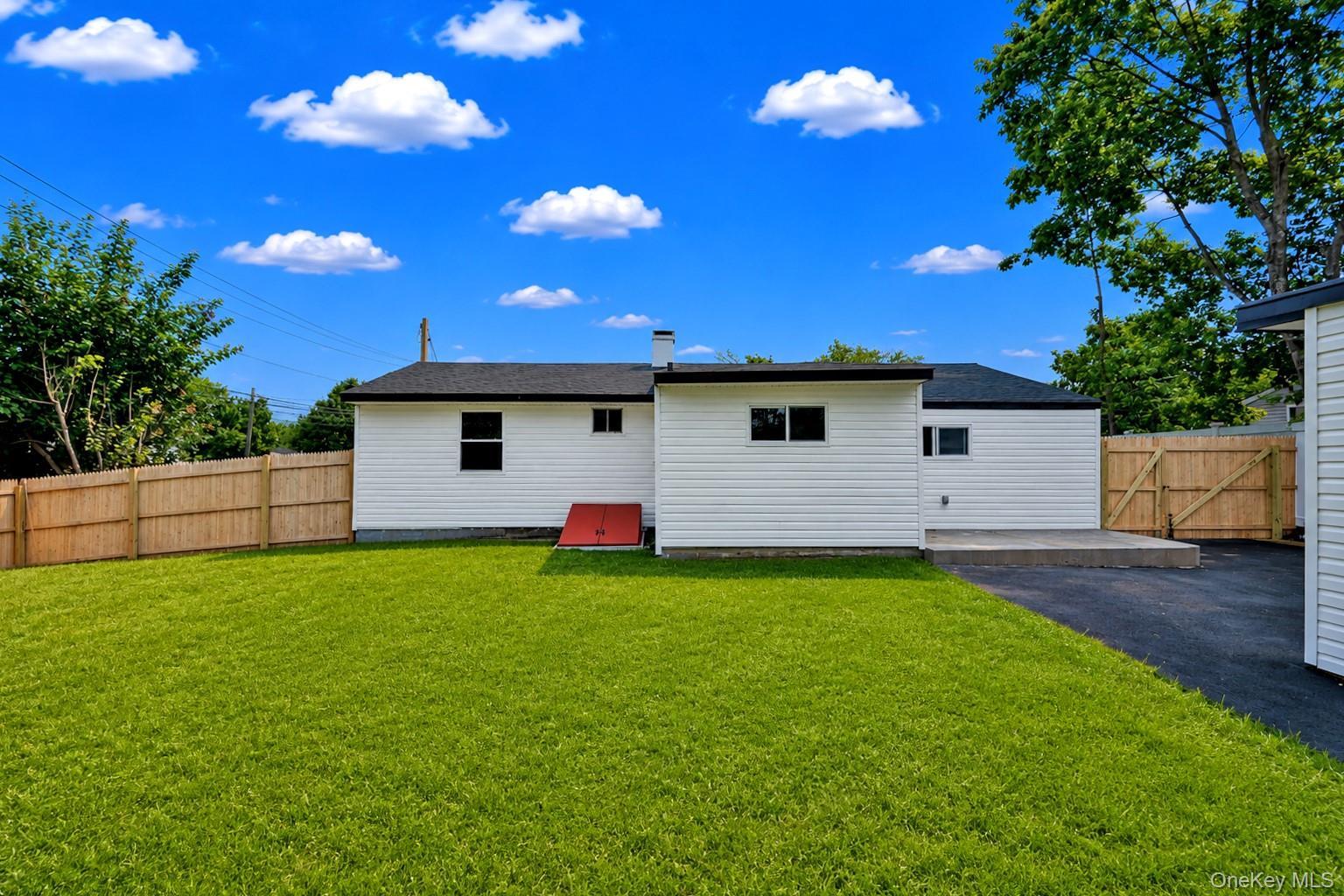 Single Family Marie Lane Suffolk County, NY 11722, MLS-1036809-28