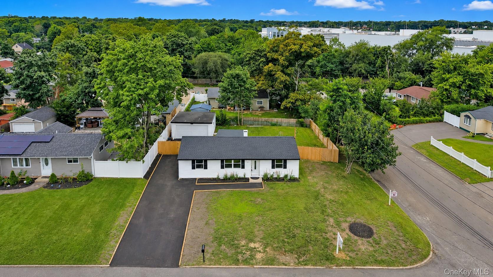 Single Family Marie Lane Suffolk County, NY 11722, MLS-1036809-6