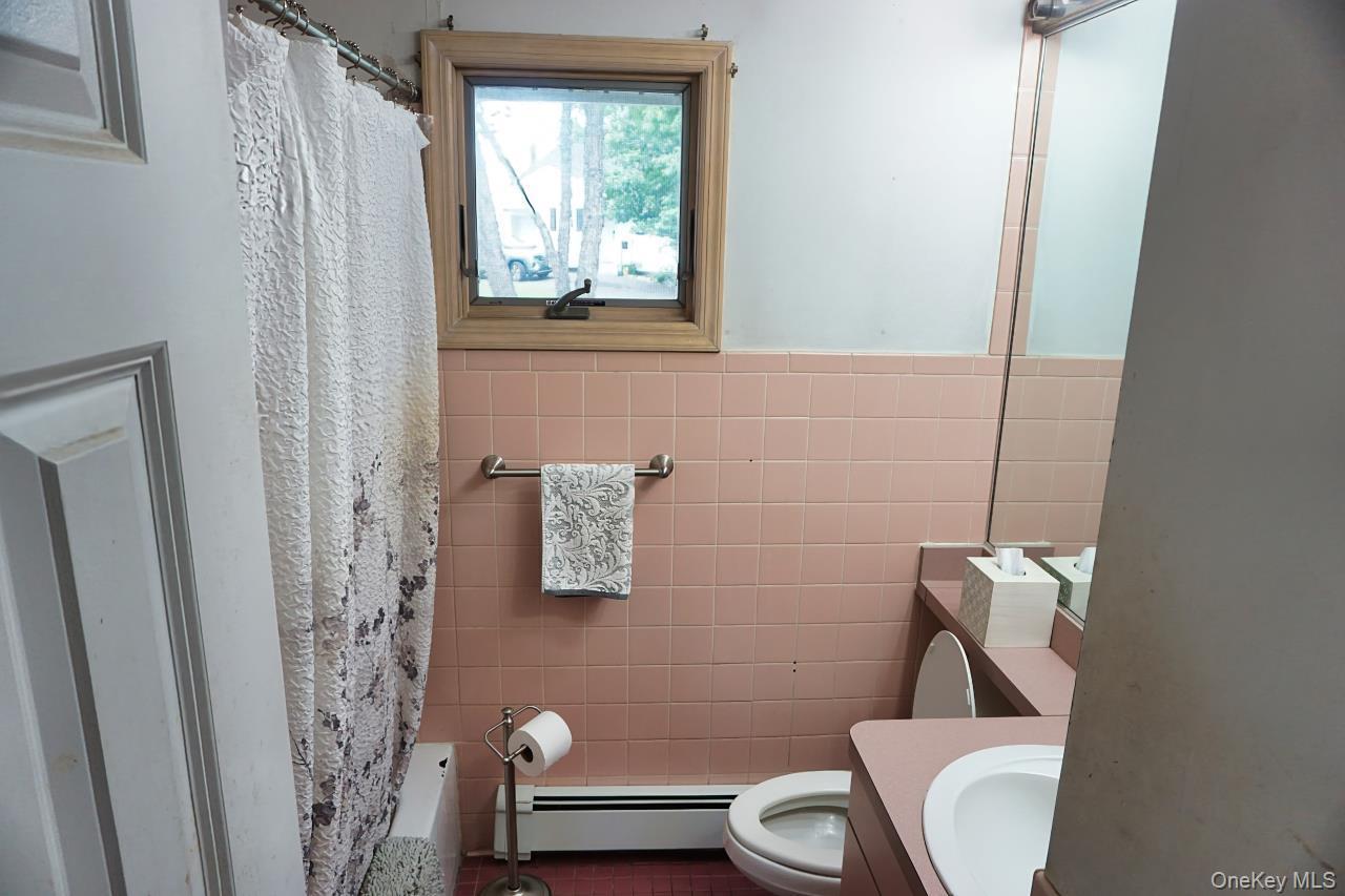 Single Family Glen Road  Suffolk County, NY 11703, MLS-1036839-12
