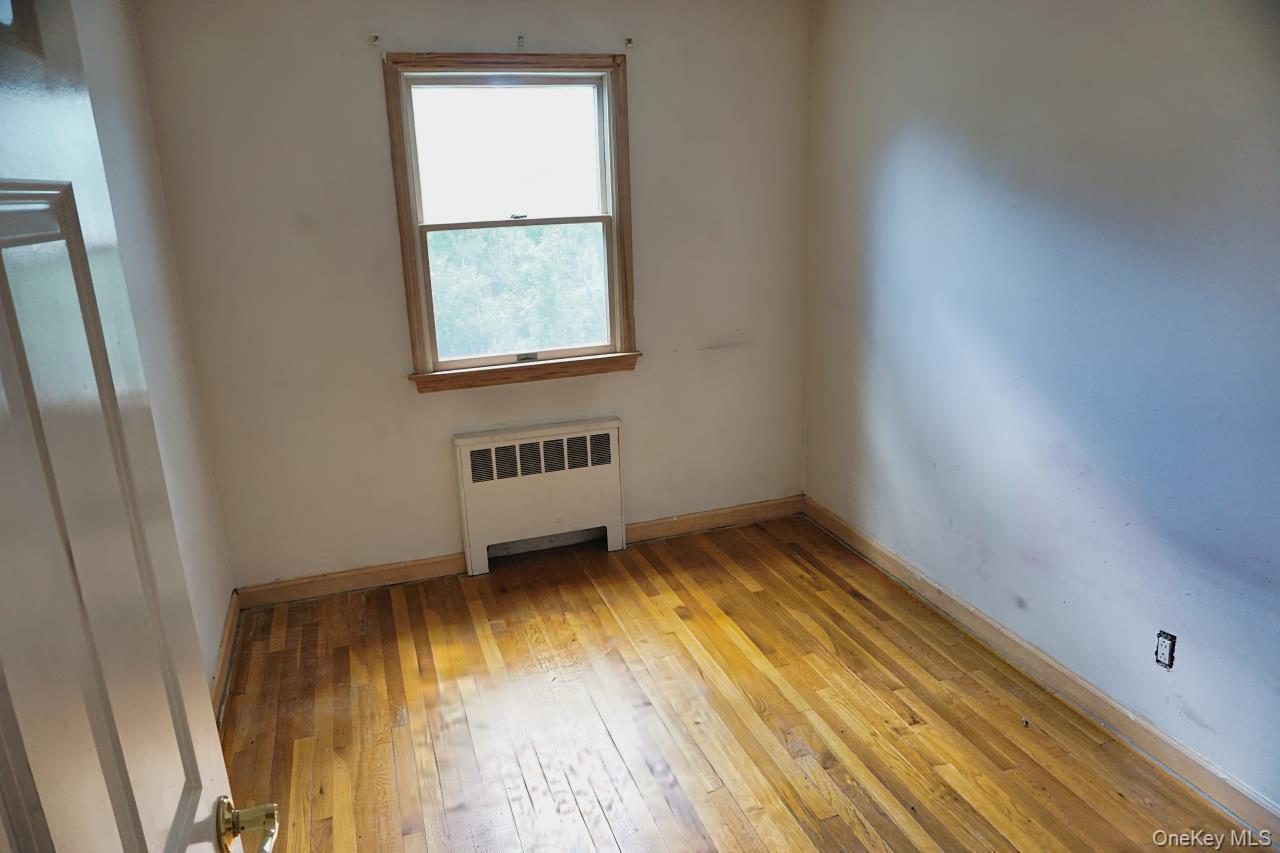 Single Family Glen Road  Suffolk County, NY 11703, MLS-1036839-14