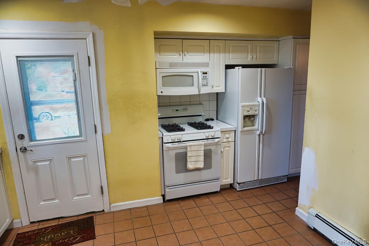 Single Family Glen Road  Suffolk County, NY 11703, MLS-1036839-15