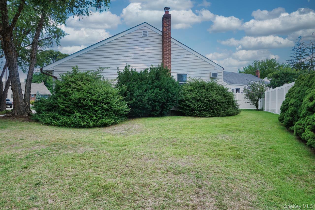 Single Family Glen Road  Suffolk County, NY 11703, MLS-1036839-5
