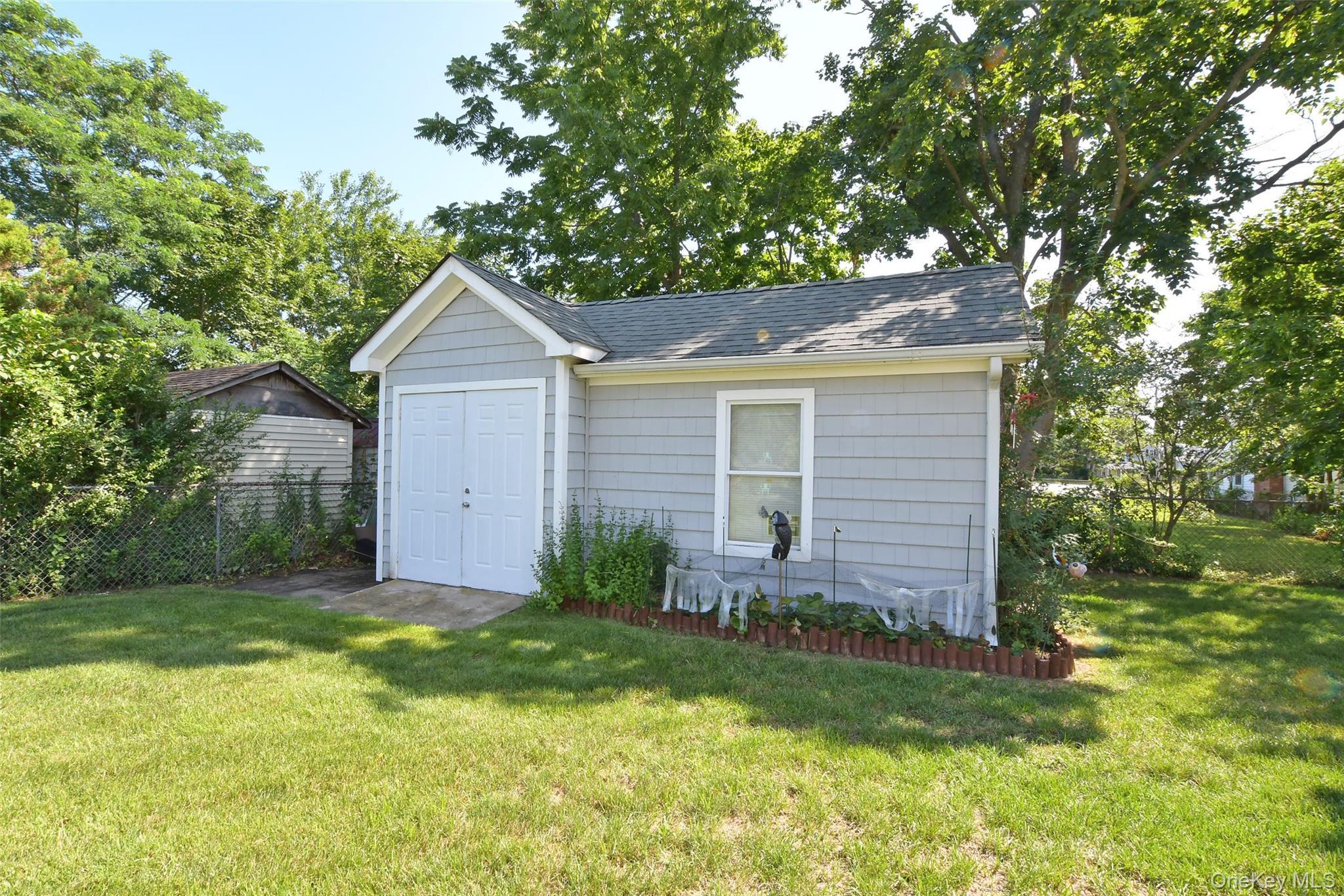 Single Family Marcy Avenue  Suffolk County, NY 11901, MLS-1036857-28