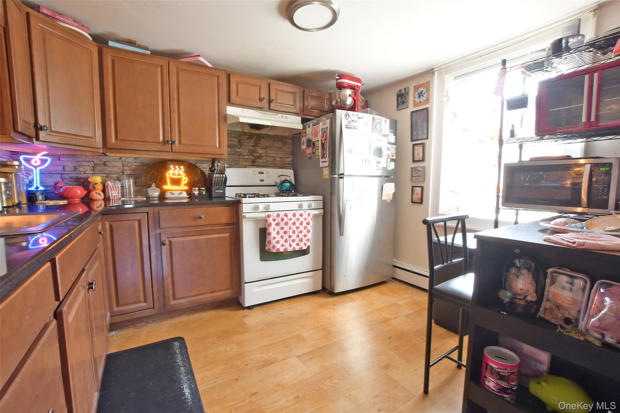 Single Family Marcy Avenue  Suffolk County, NY 11901, MLS-1036857-5