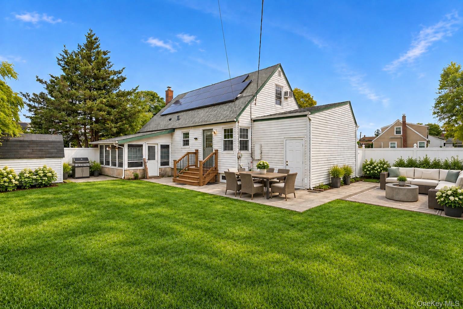 Single Family Dorset Lane  Nassau County, NY 11735, MLS-1036890-10