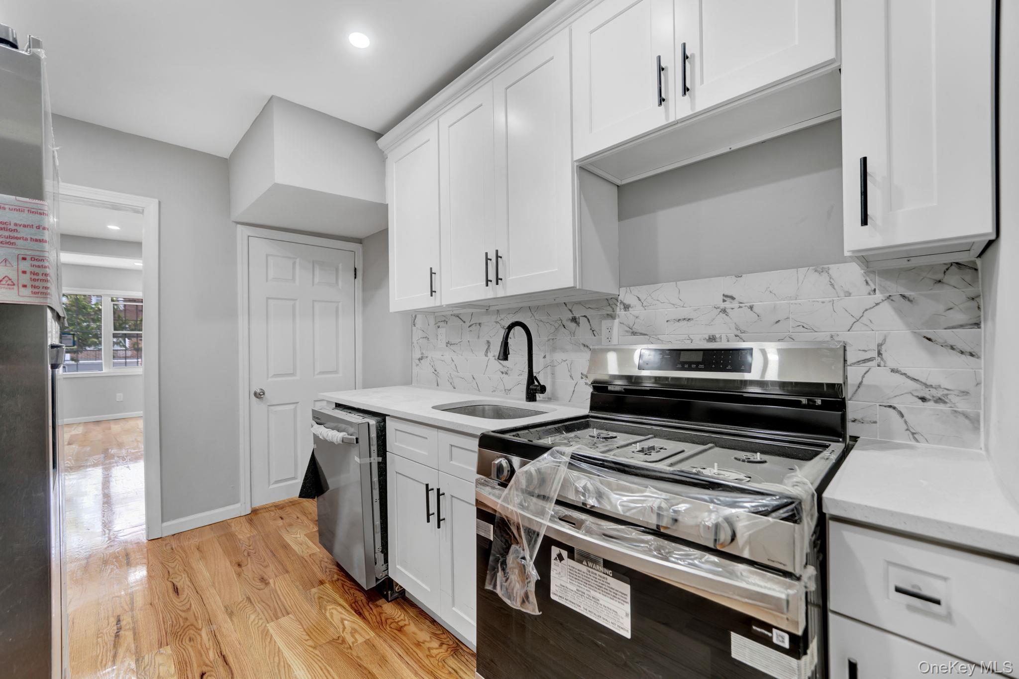 Single Family La Salle Avenue Bronx, NY 10461, MLS-1036894-10