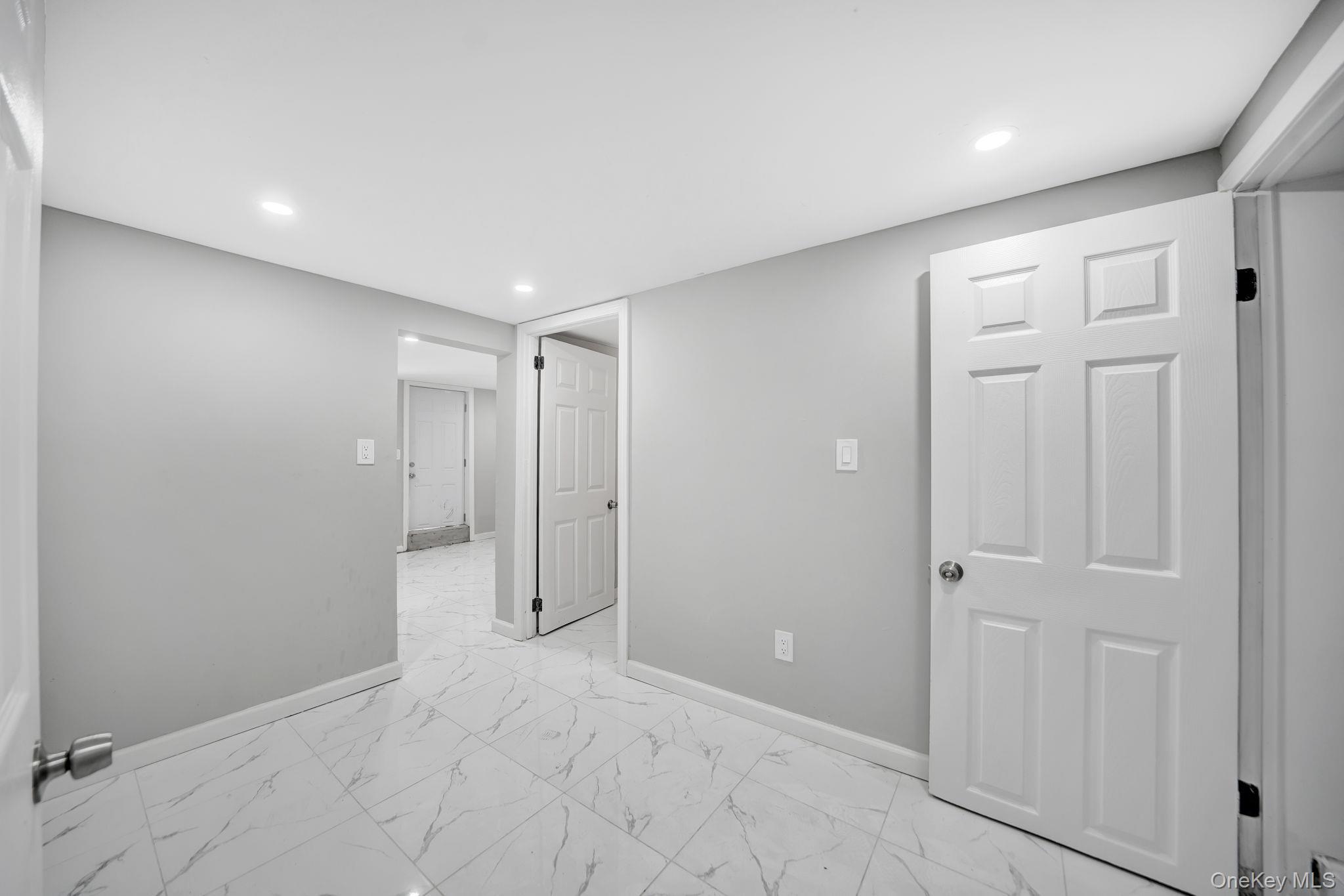 Single Family La Salle Avenue Bronx, NY 10461, MLS-1036894-17
