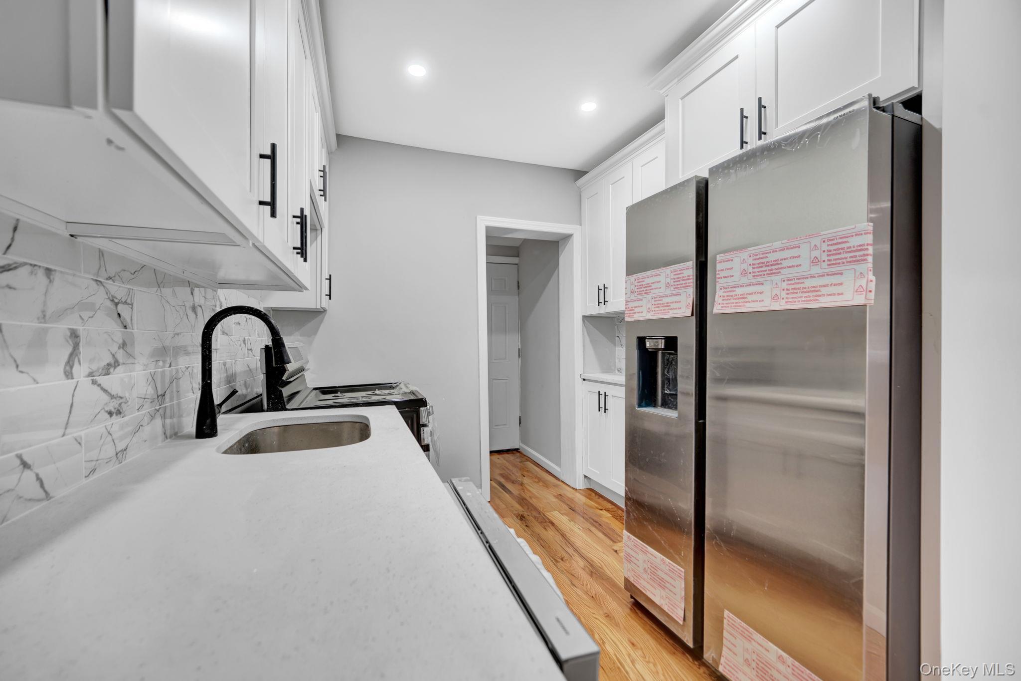 Single Family La Salle Avenue Bronx, NY 10461, MLS-1036894-8