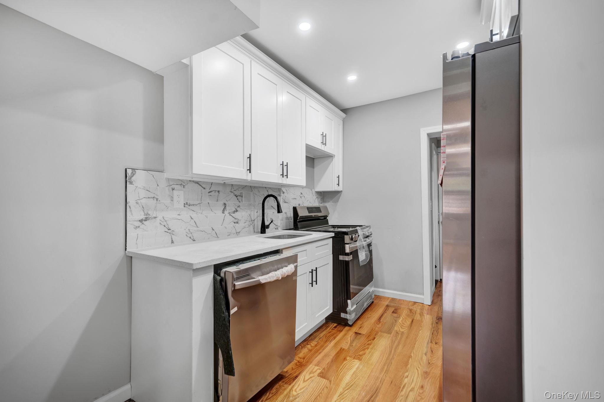 Single Family La Salle Avenue Bronx, NY 10461, MLS-1036894-9