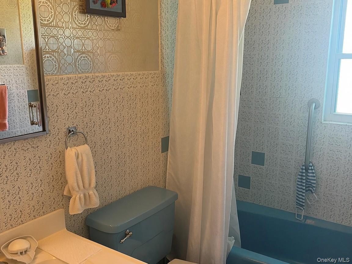 Single Family 248th Street  Queens, NY 11363, MLS-1036899-11