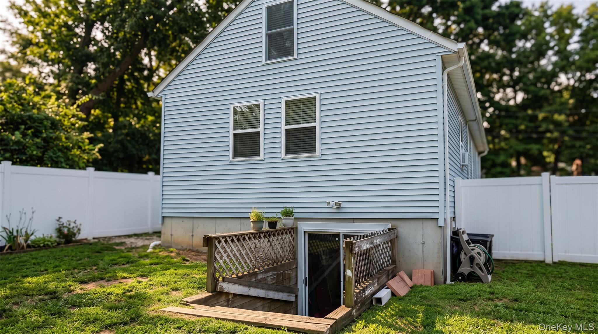 Single Family Huntington Road  Suffolk County, NY 11789, MLS-1036901-20