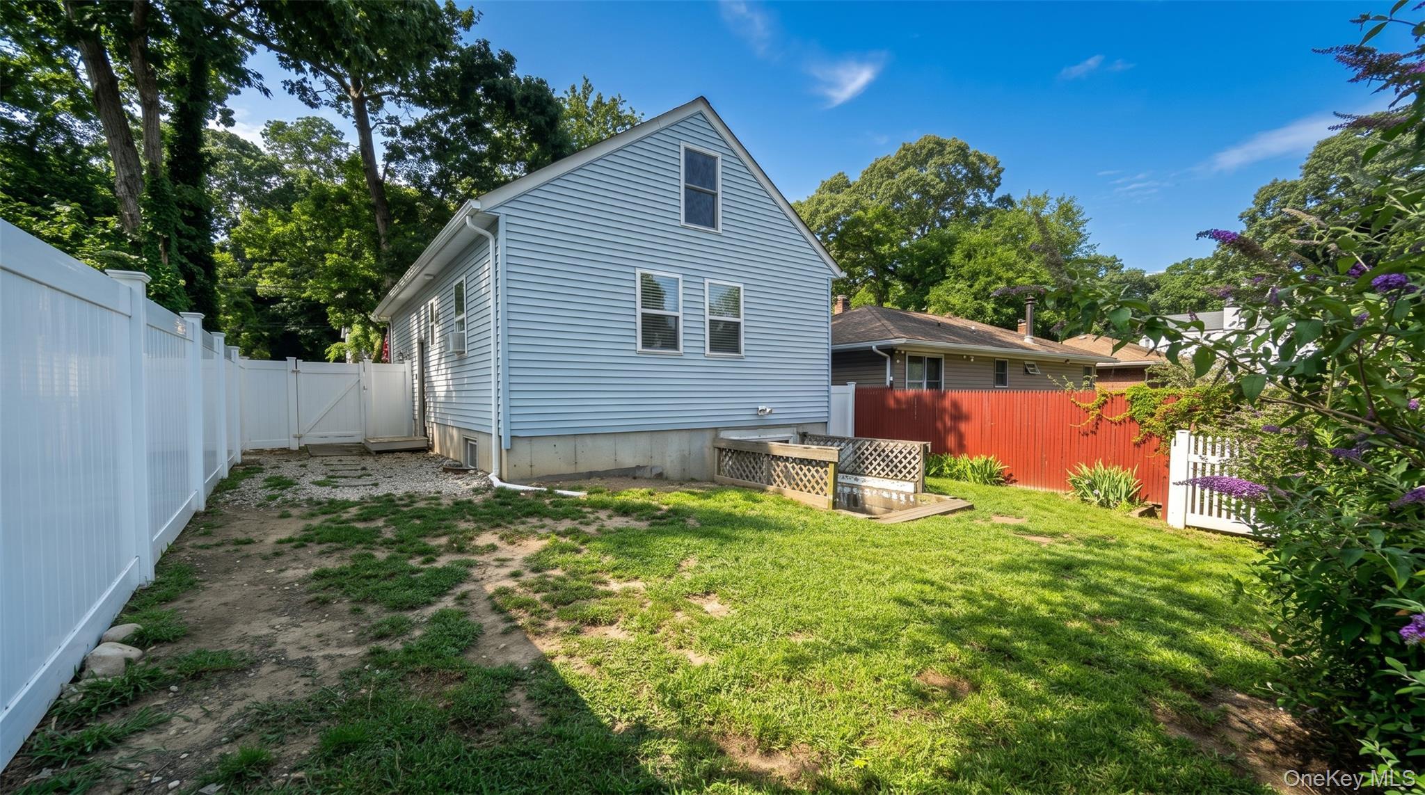 Single Family Huntington Road  Suffolk County, NY 11789, MLS-1036901-21