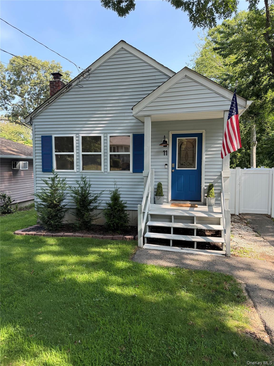 Single Family Huntington Road  Suffolk County, NY 11789, MLS-1036901-3
