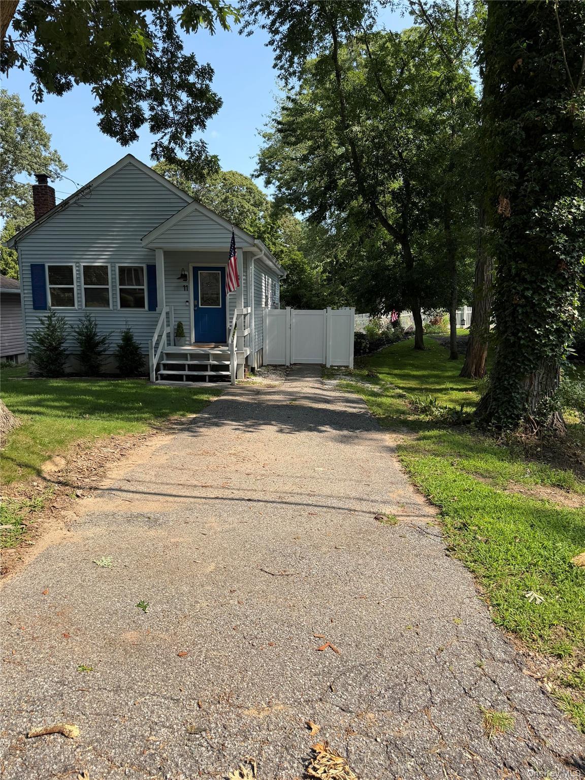 Single Family Huntington Road  Suffolk County, NY 11789, MLS-1036901-4