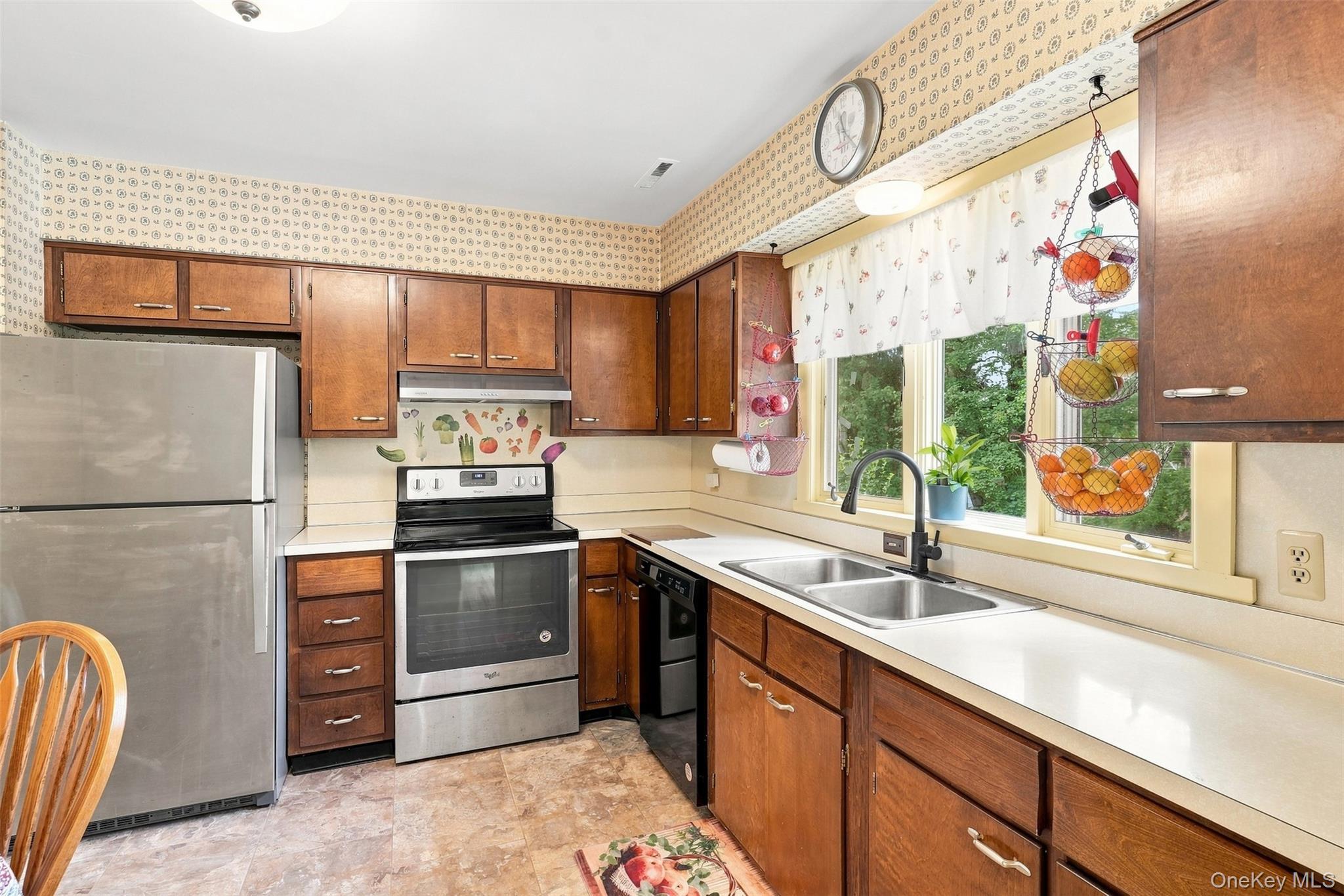 Single Family Cromwell Drive  Dutchess County, NY 12603, MLS-1036909-14