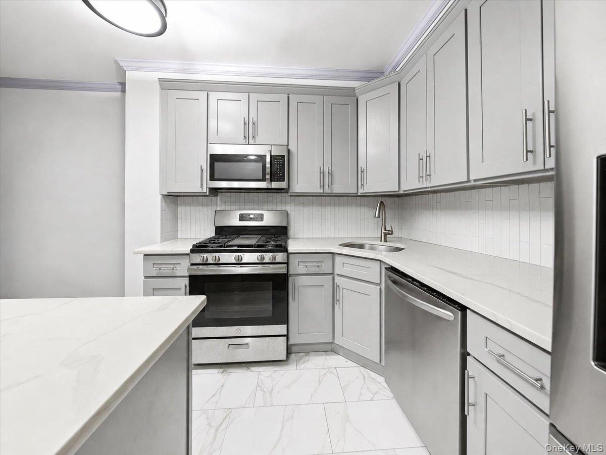 Single Family E 59th Street  Brooklyn, NY 11203, MLS-1036918-6