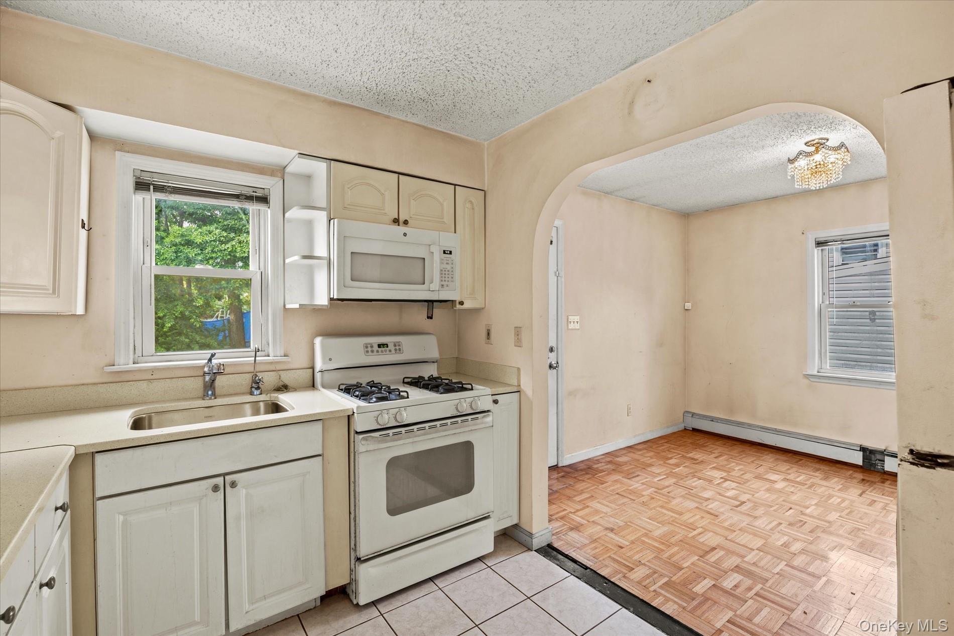 Single Family Broadway Nassau County, NY 11590, MLS-1036927-13