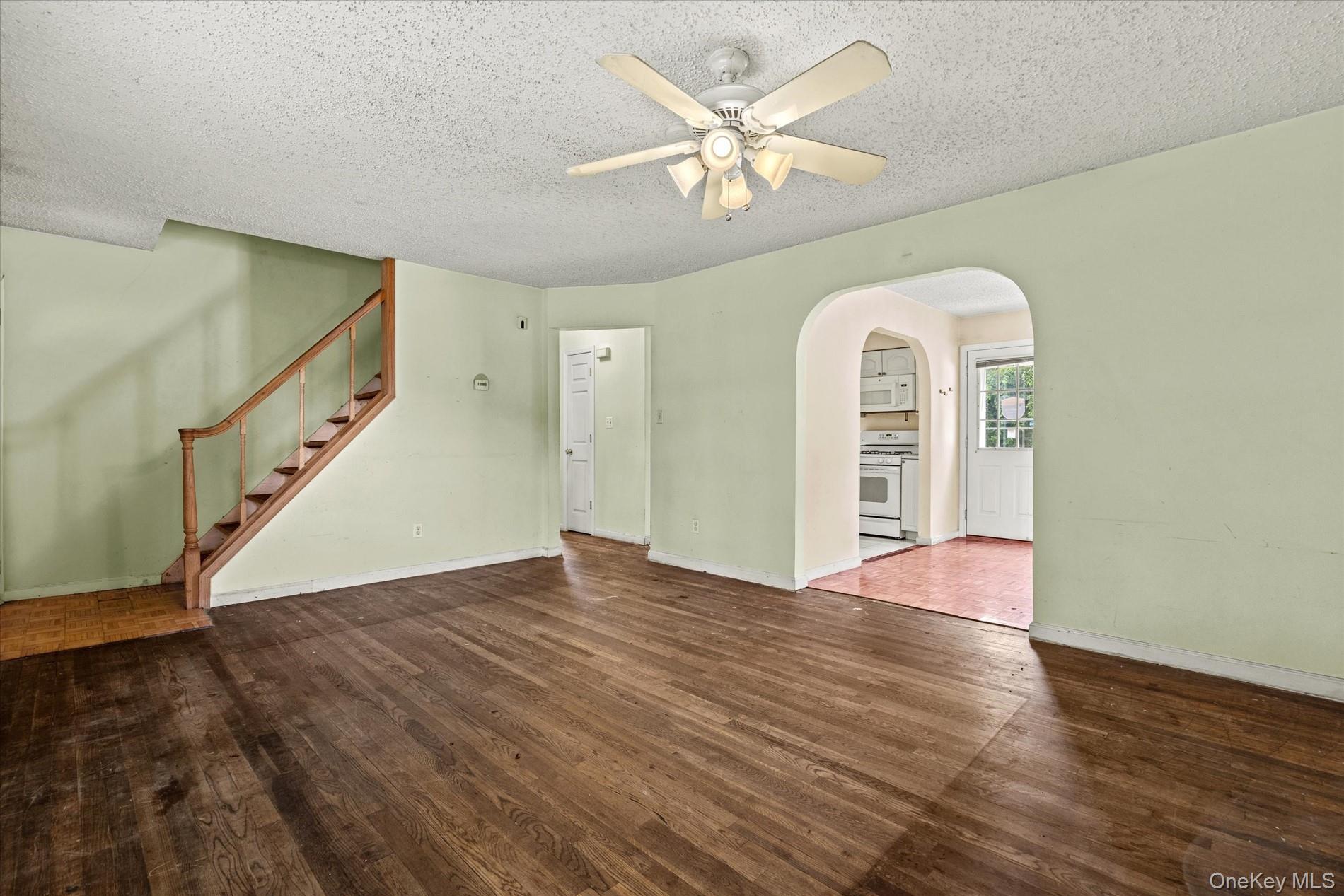 Single Family Broadway Nassau County, NY 11590, MLS-1036927-16