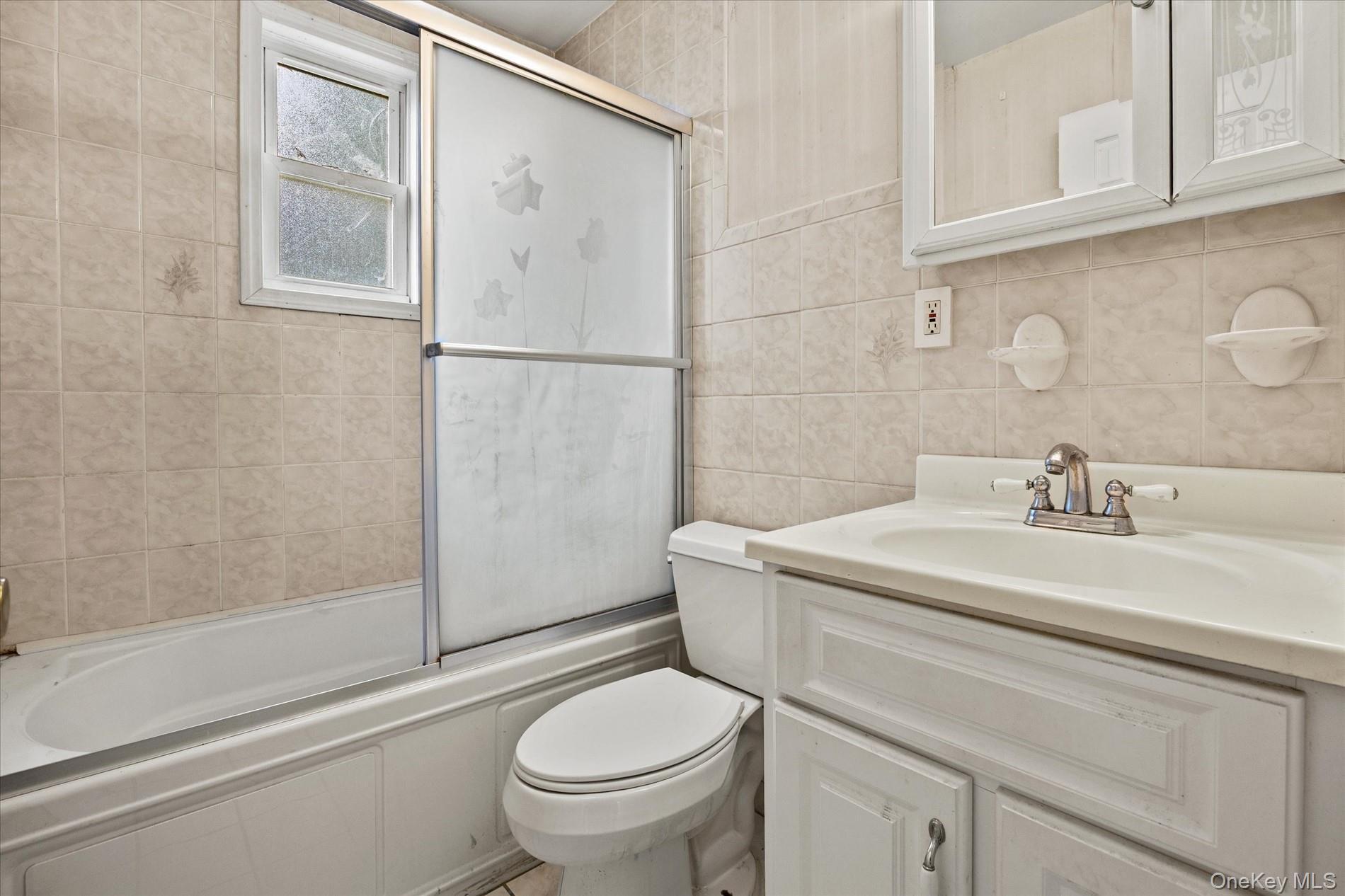 Single Family Broadway Nassau County, NY 11590, MLS-1036927-17