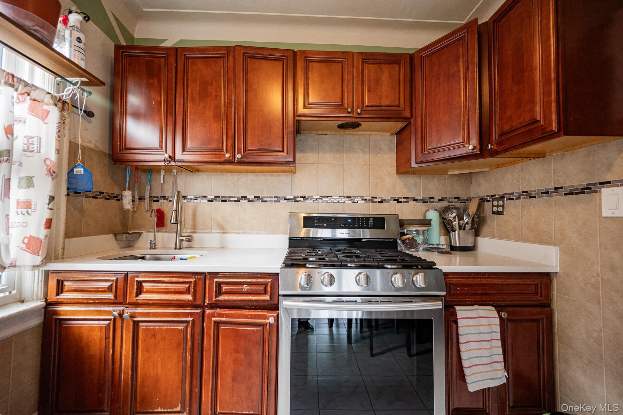 Single Family 55th Street  Queens, NY 11377, MLS-1036967-6