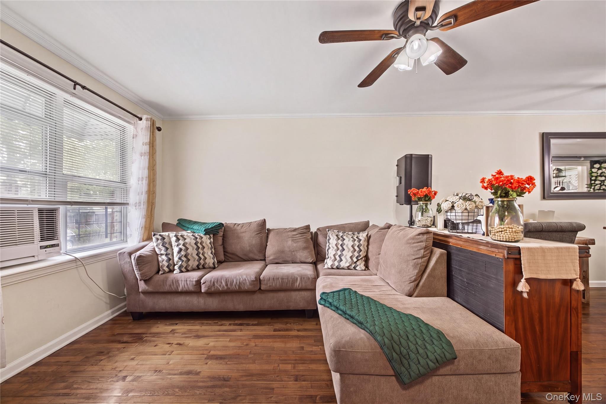 Single Family Corsa Avenue  Bronx, NY 10469, MLS-1036973-4