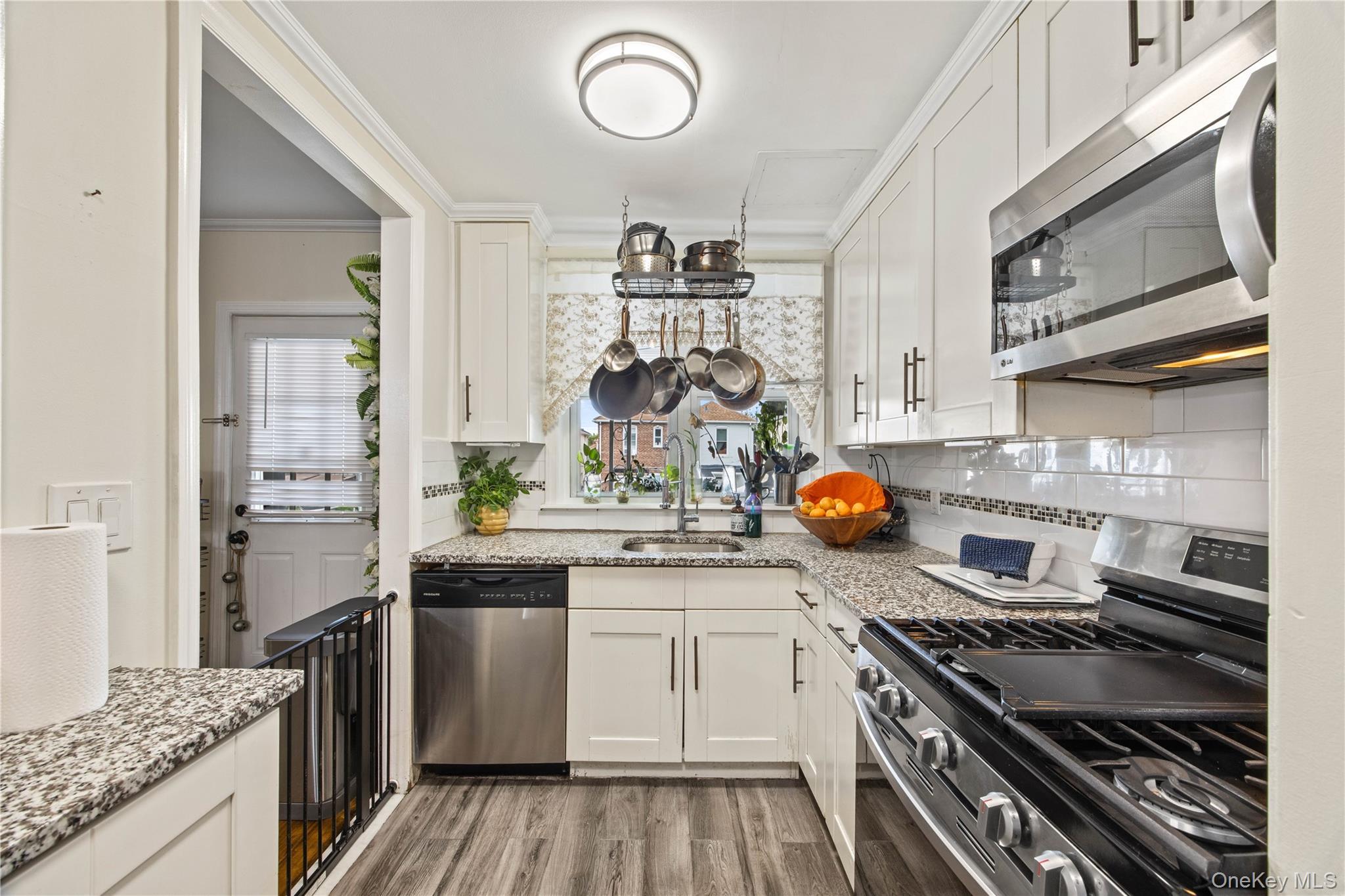 Single Family Corsa Avenue  Bronx, NY 10469, MLS-1036973-8