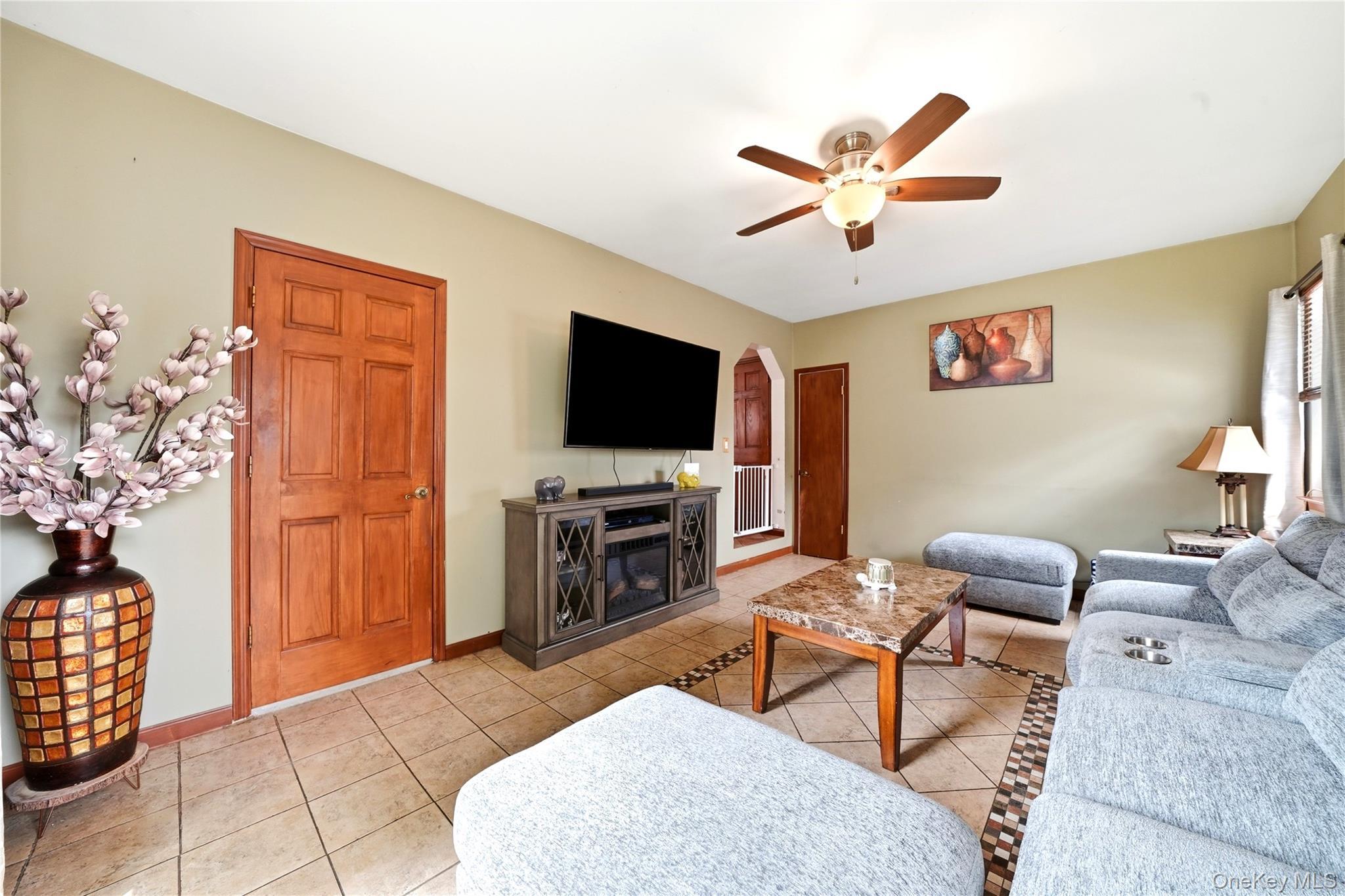 Single Family Probst Drive Suffolk County, NY 11967, MLS-1036975-9