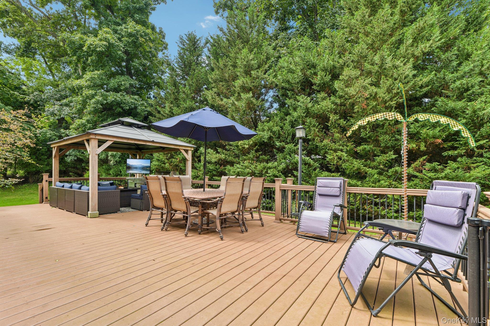 Single Family Pebble Hill Court Suffolk County, NY 11768, MLS-1036992-35