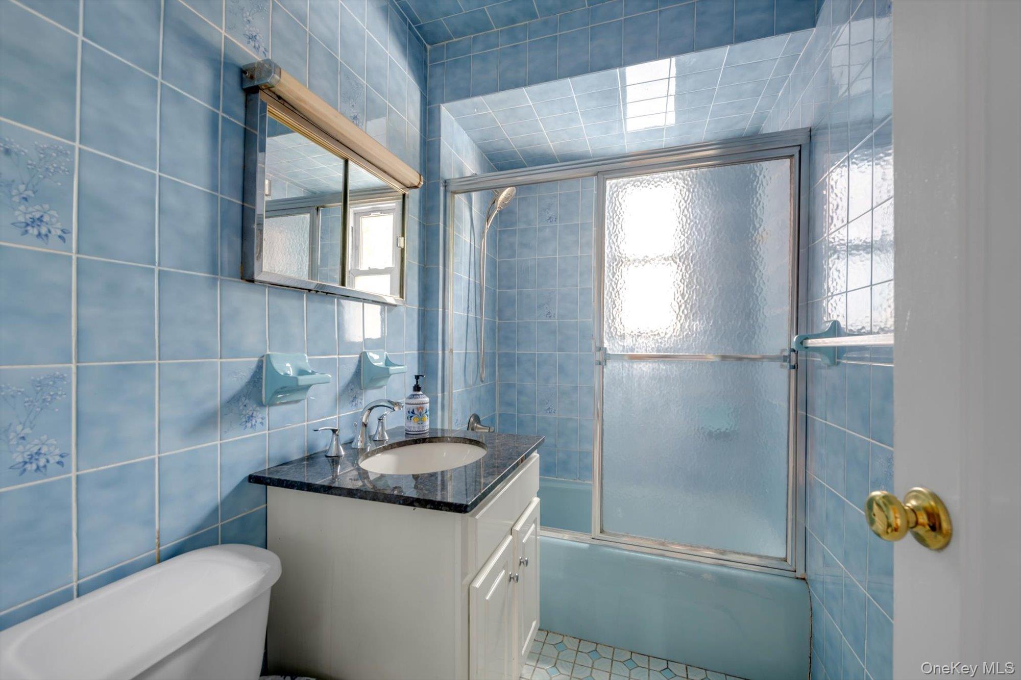 Single Family 64th Avenue Queens, NY 11367, MLS-1037002-15