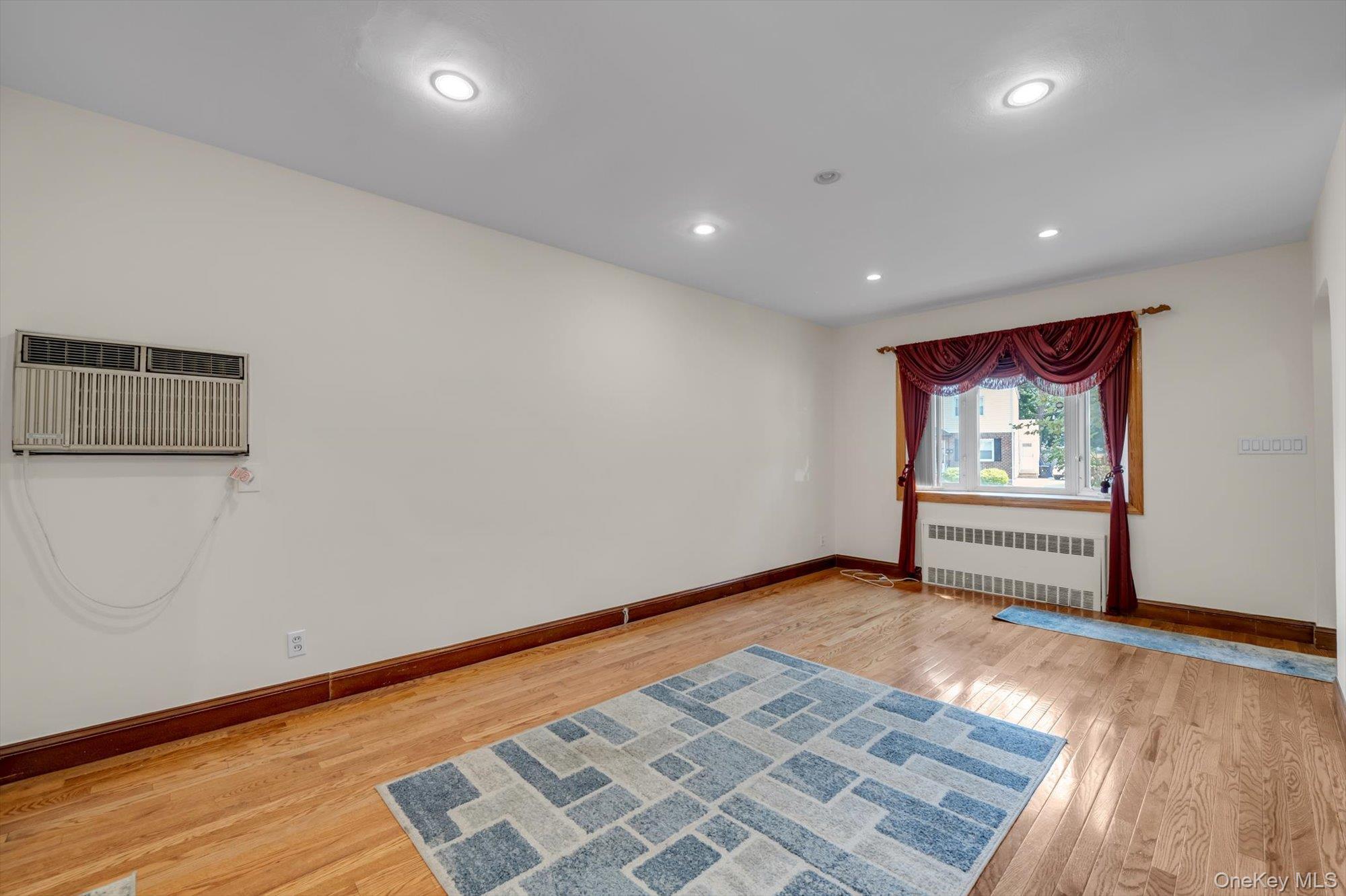 Single Family 64th Avenue Queens, NY 11367, MLS-1037002-2