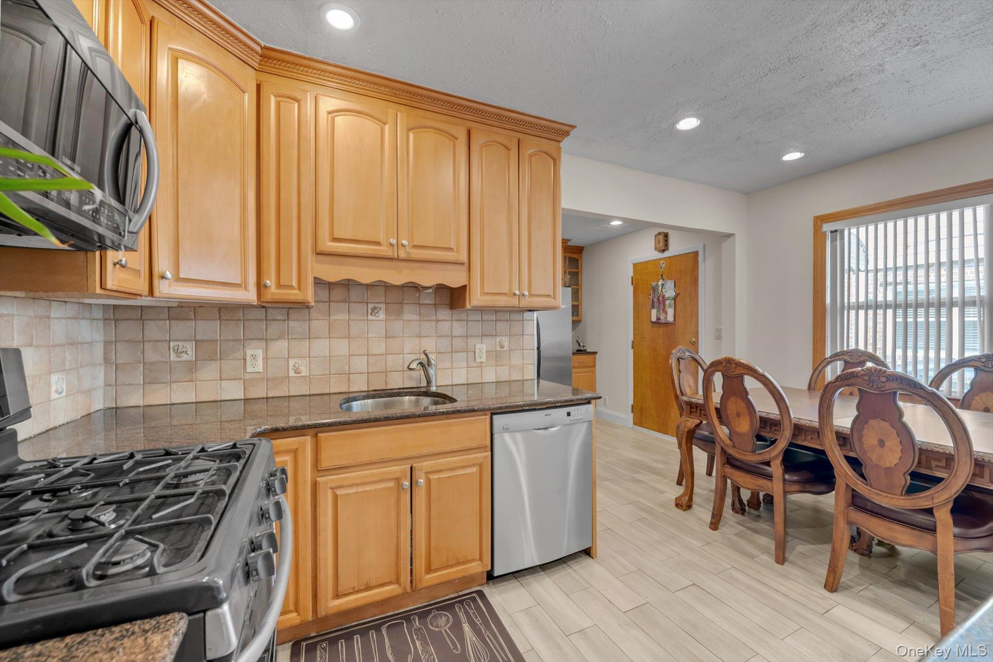 Single Family 64th Avenue Queens, NY 11367, MLS-1037002-7
