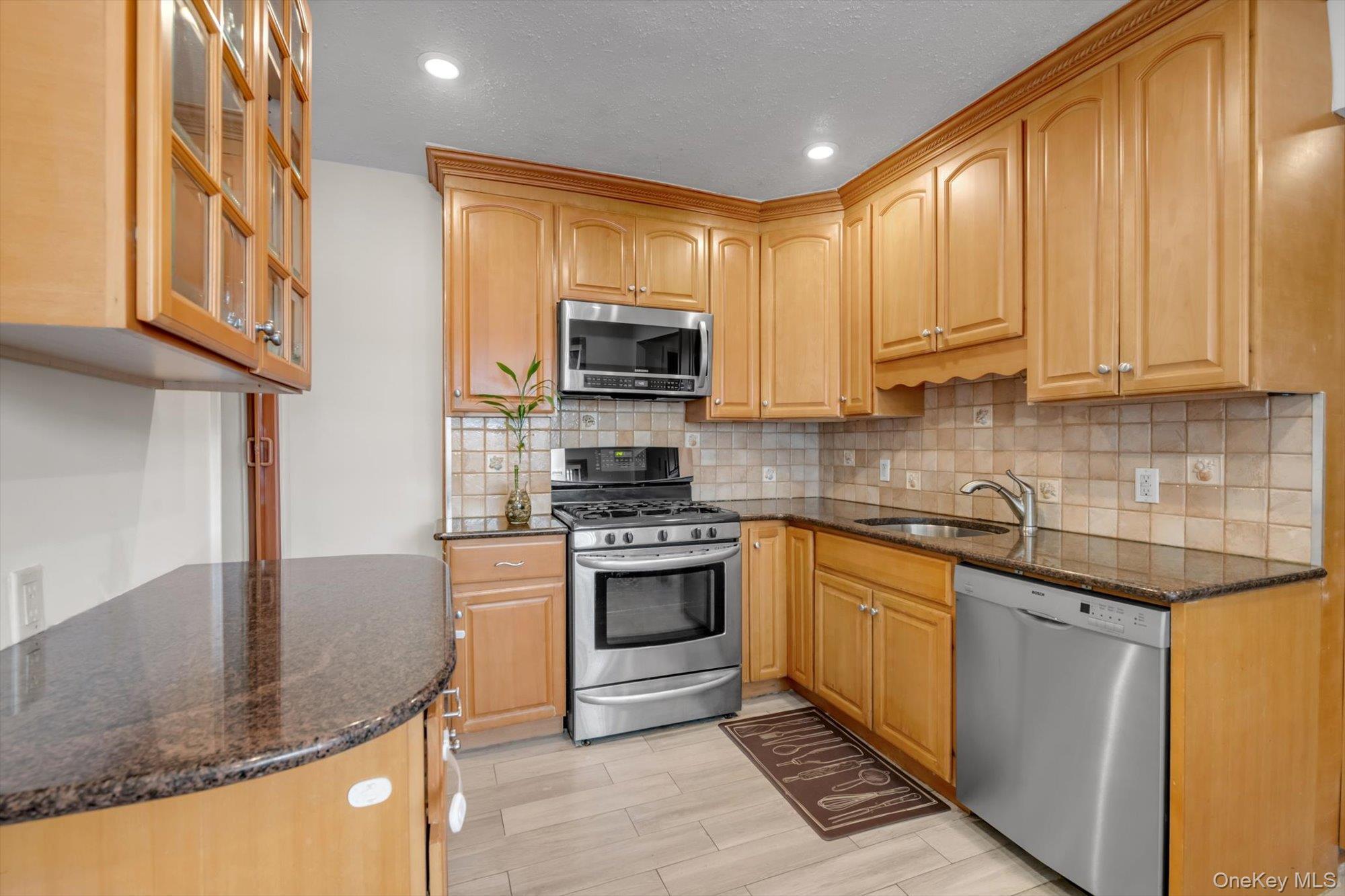 Single Family 64th Avenue Queens, NY 11367, MLS-1037002-8