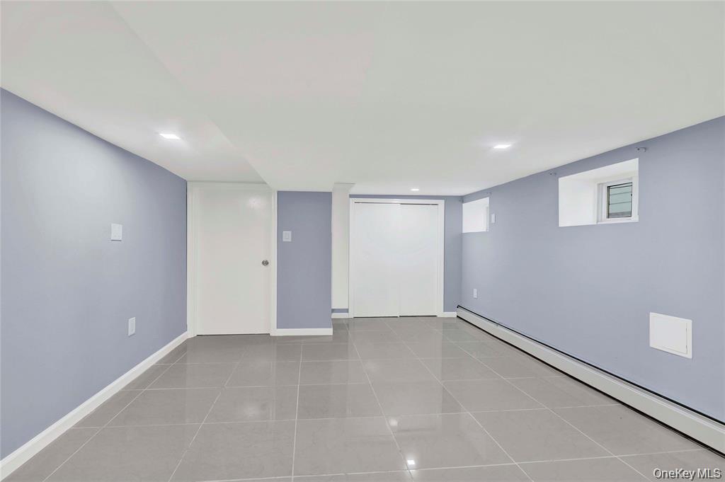 Single Family 118 Ave Queens, NY 11434, MLS-1037012-12