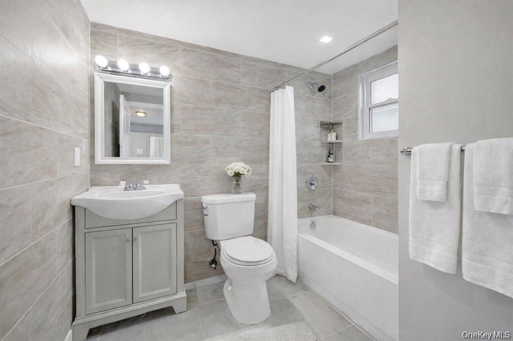Single Family 118 Ave Queens, NY 11434, MLS-1037012-4
