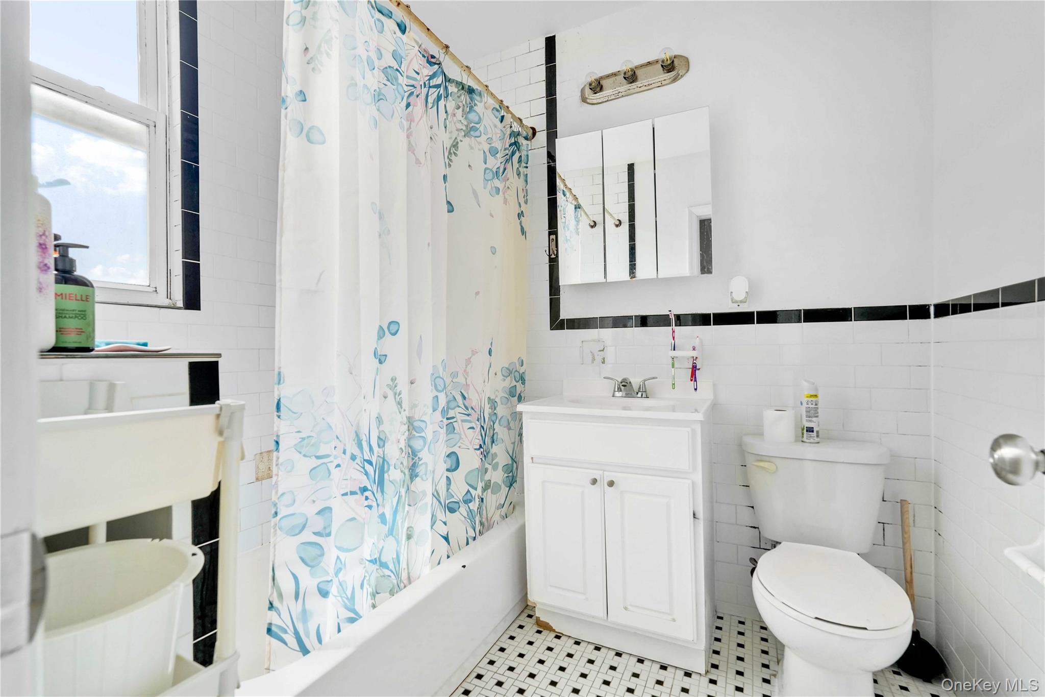 Single Family Myrtle Avenue  Queens, NY 11385, MLS-1037024-15