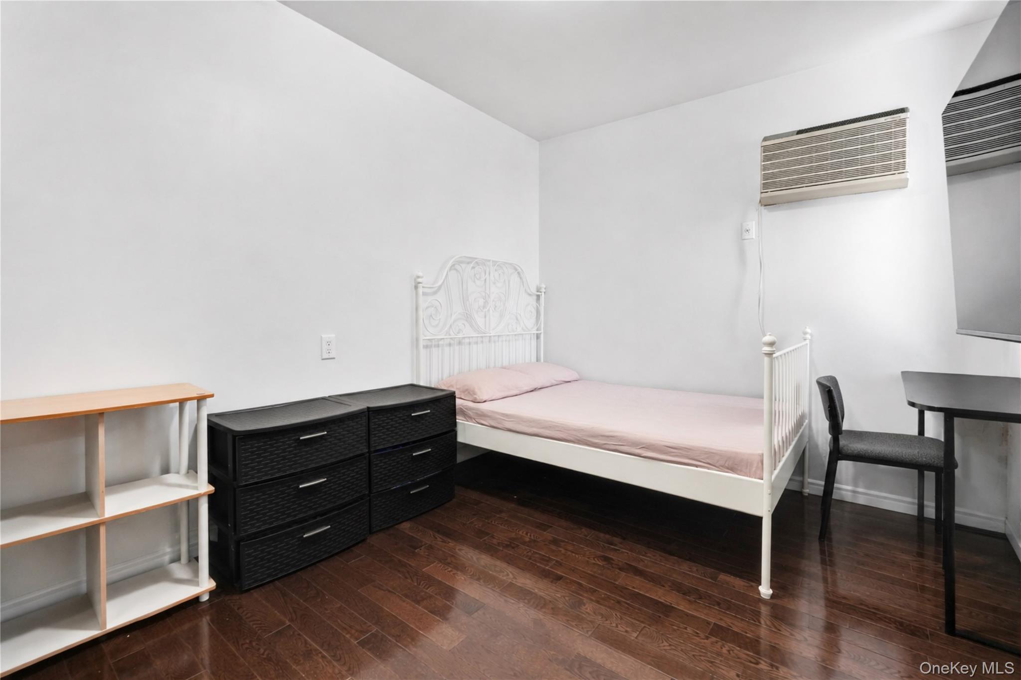 Single Family Myrtle Avenue  Queens, NY 11385, MLS-1037024-16