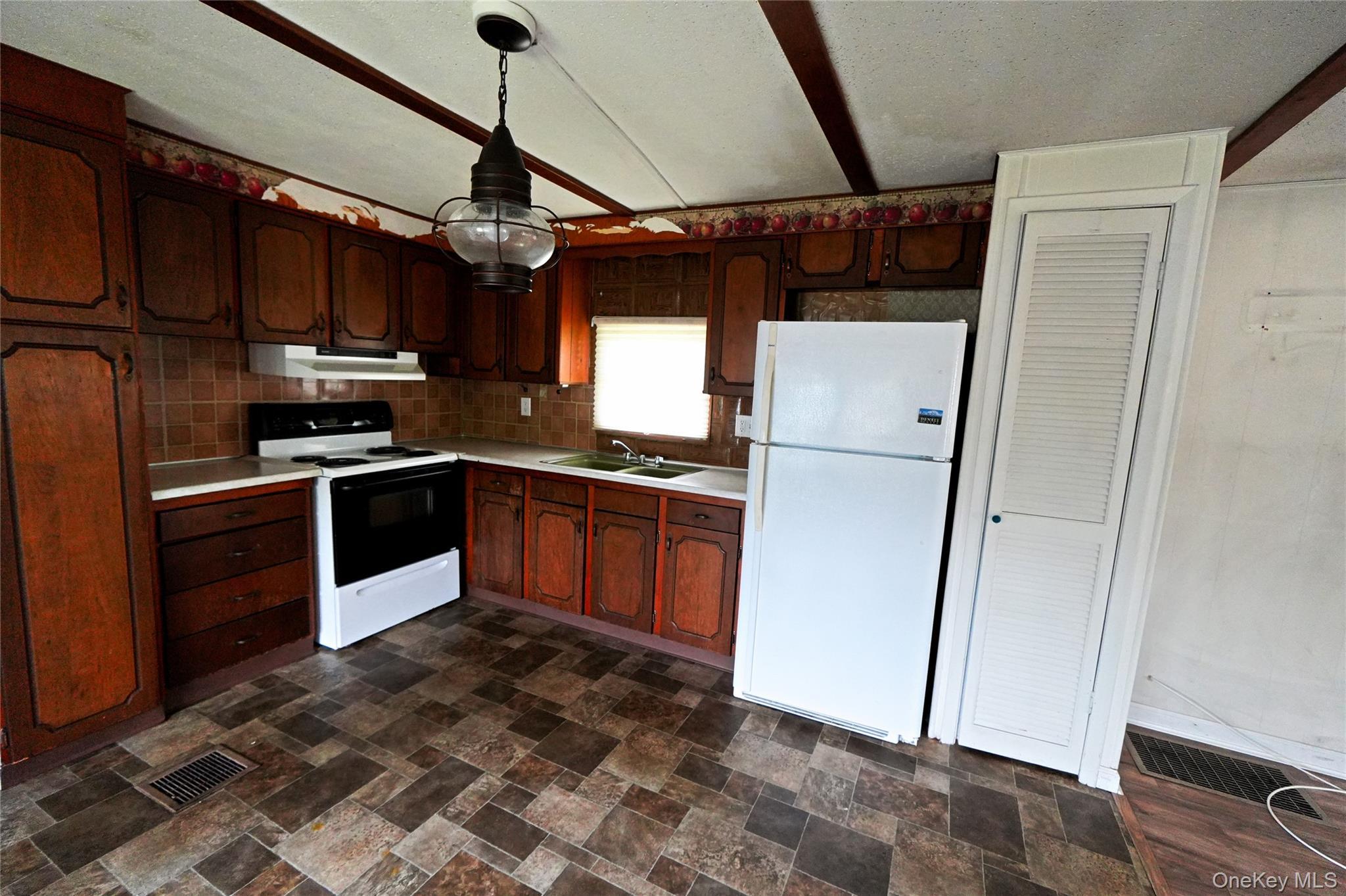 Single Family Fresh Pond Avenue Suffolk County, NY 11933, MLS-1037046-3