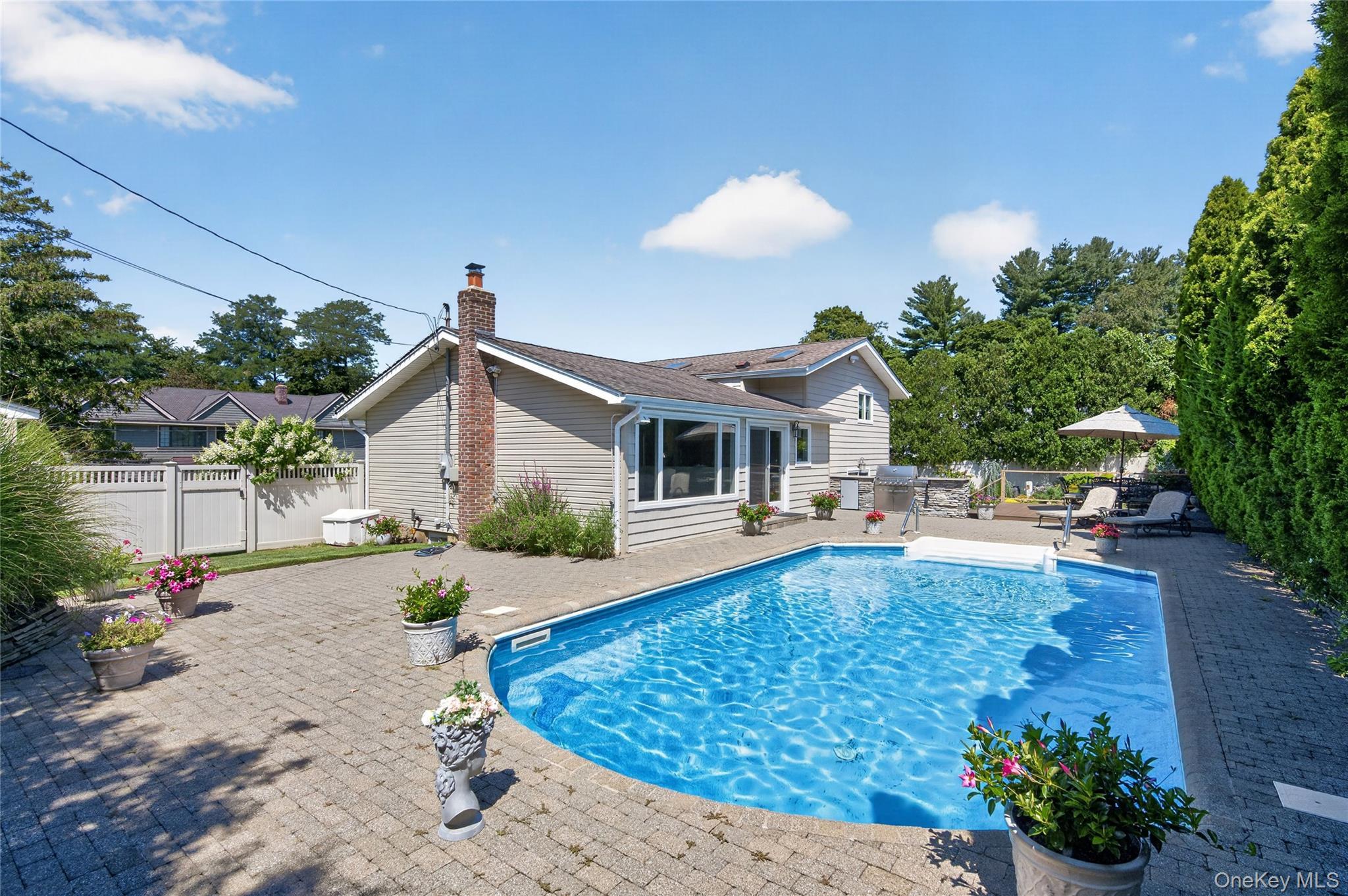 Single Family Ryan Court Nassau County, NY 11791, MLS-1037062-25