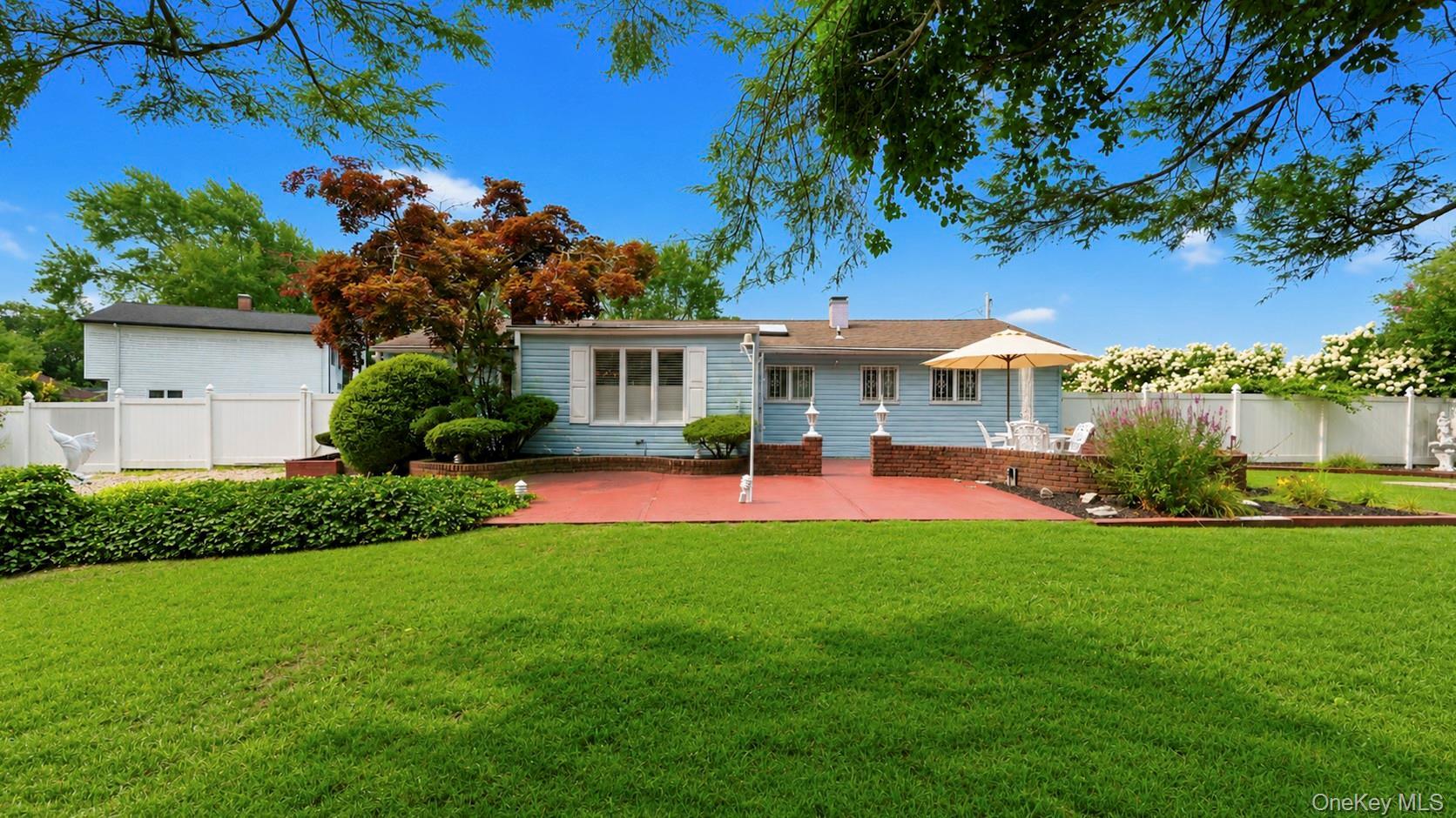 Single Family Heather Court Suffolk County, NY 11720, MLS-1037073-17
