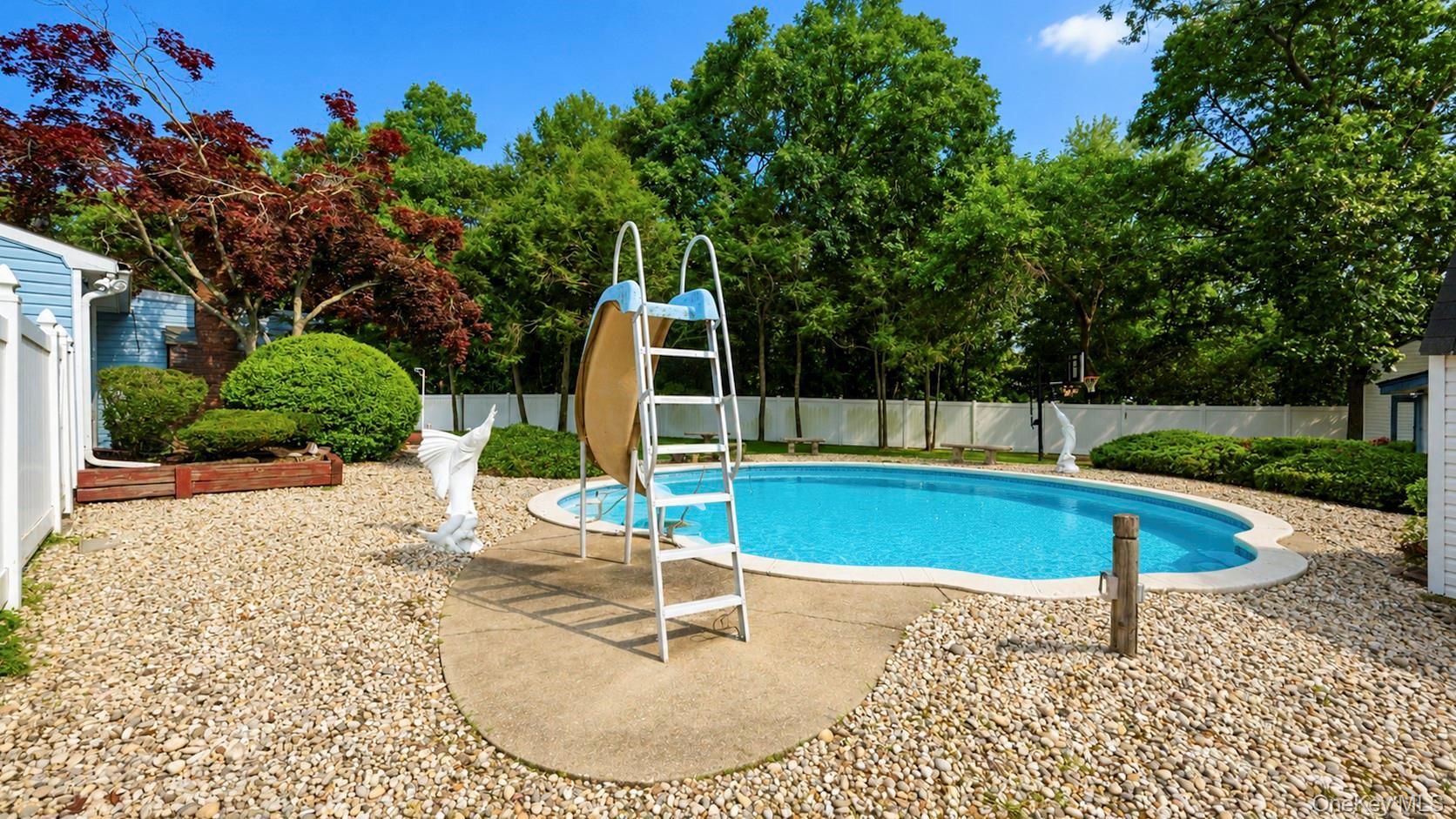 Single Family Heather Court Suffolk County, NY 11720, MLS-1037073-9