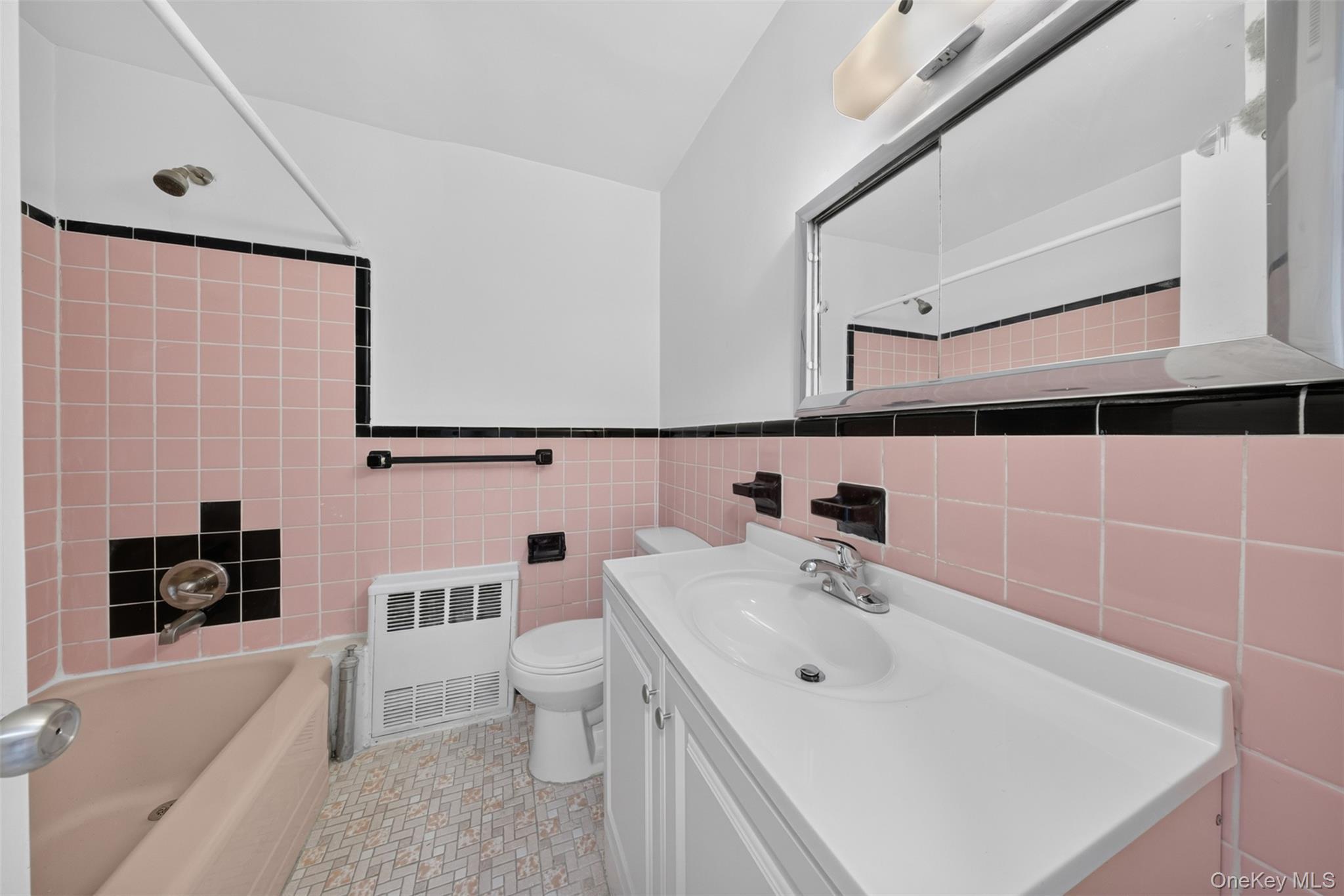 Single Family 164th Street Queens, NY 11365, MLS-1037080-19