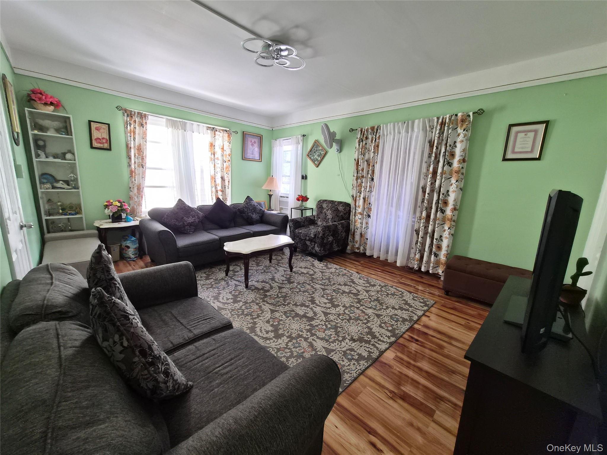 Single Family Virginia Avenue Bronx, NY 10472, MLS-1037081-25