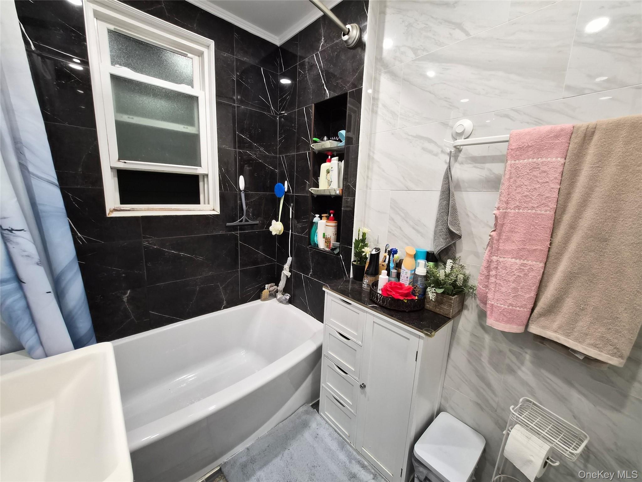 Single Family Virginia Avenue Bronx, NY 10472, MLS-1037081-8