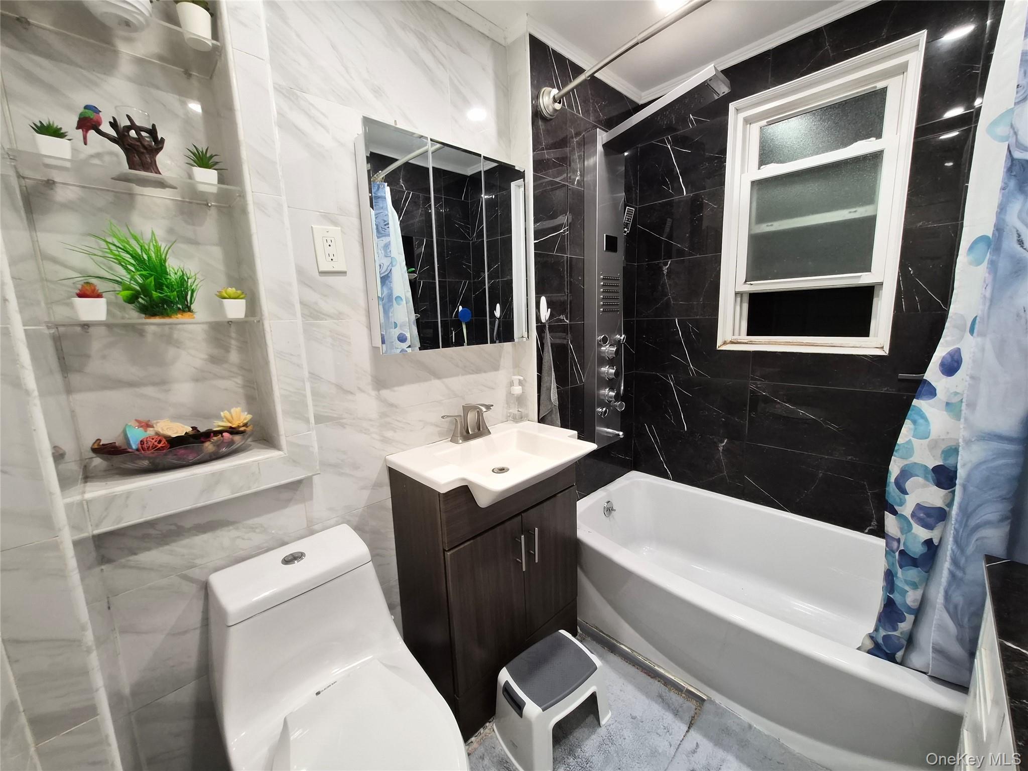 Single Family Virginia Avenue Bronx, NY 10472, MLS-1037081-9