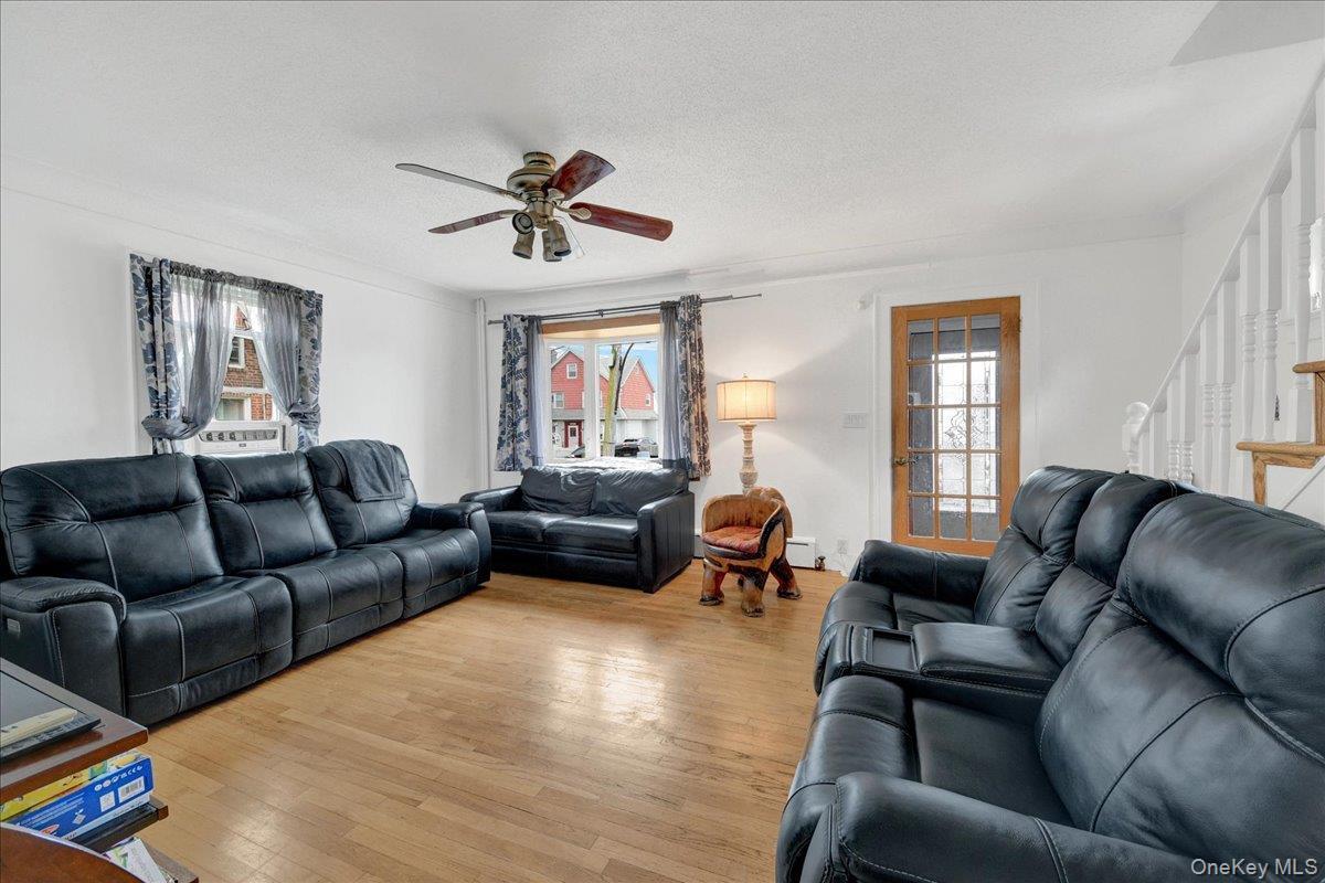 Single Family Wissman Avenue Bronx, NY 10465, MLS-1037106-11