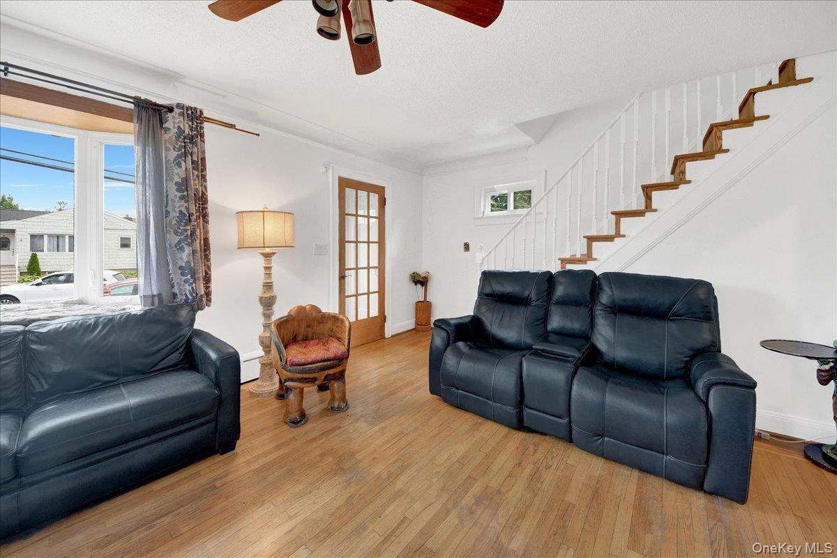 Single Family Wissman Avenue Bronx, NY 10465, MLS-1037106-12