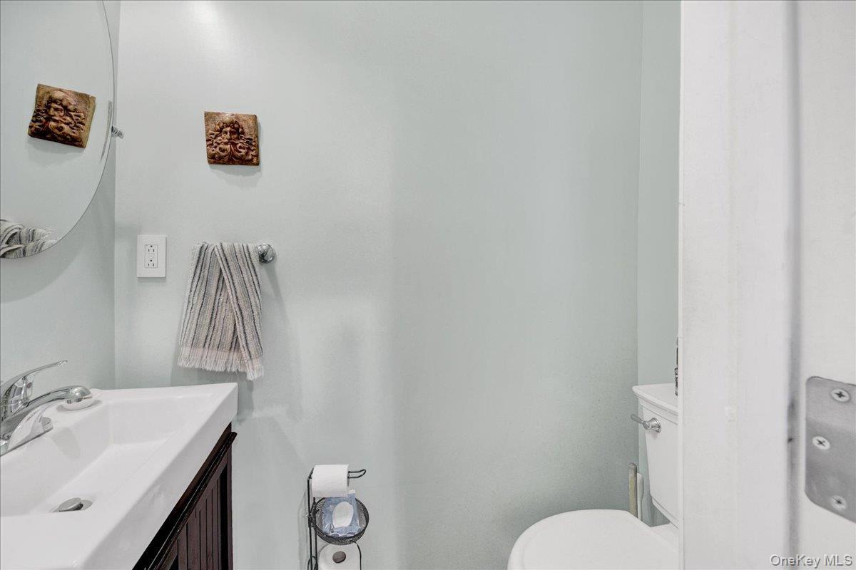 Single Family Wissman Avenue Bronx, NY 10465, MLS-1037106-13