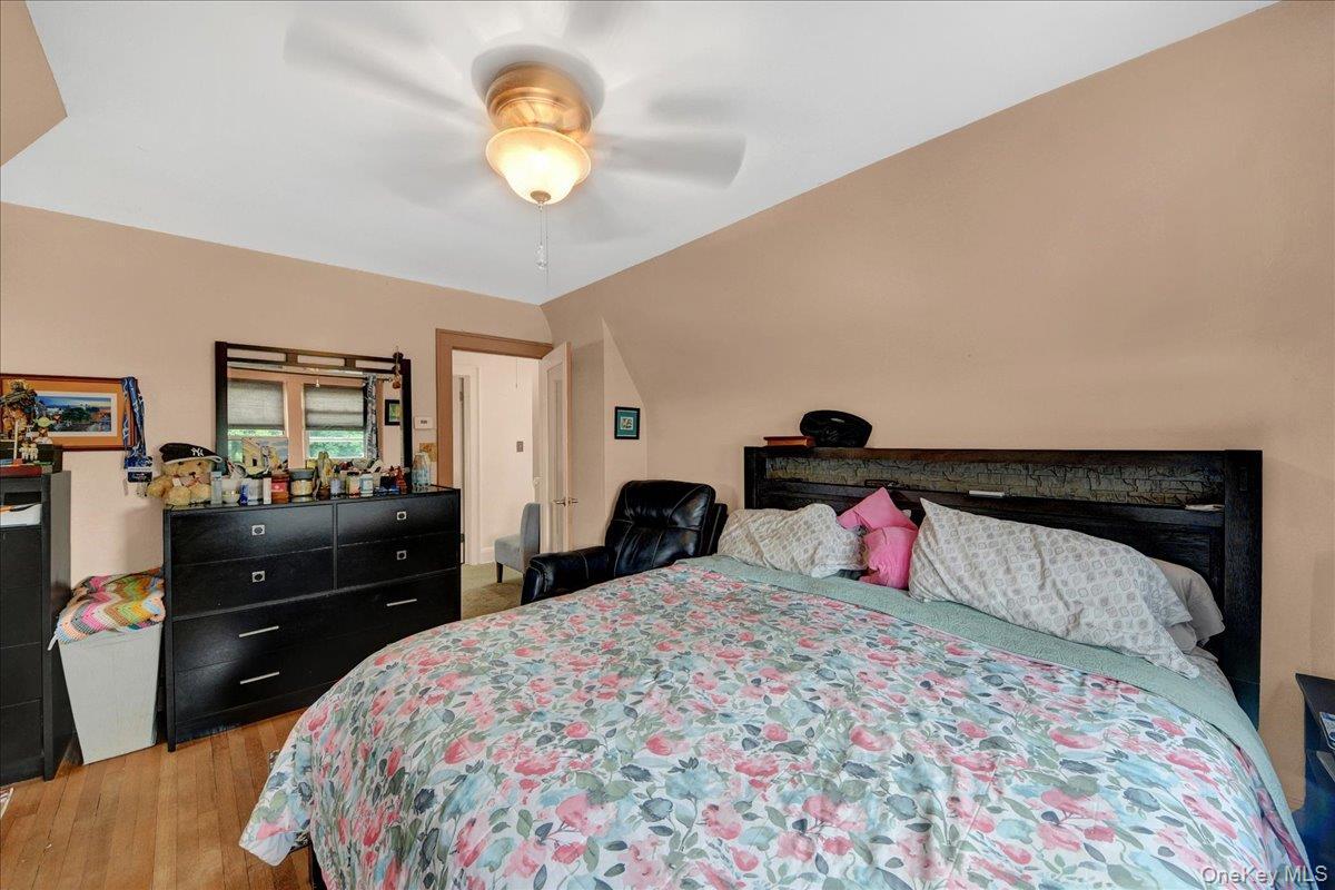 Single Family Wissman Avenue Bronx, NY 10465, MLS-1037106-16